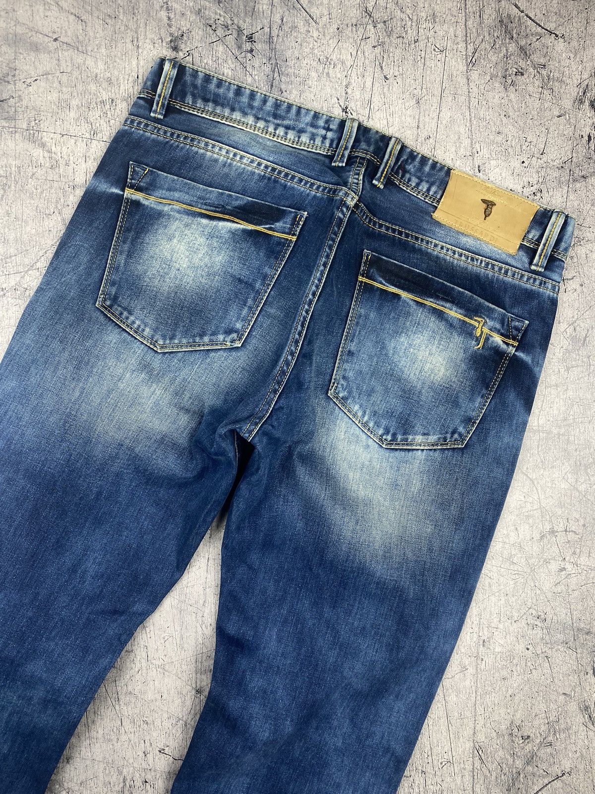 Trussardi Vintage Luxury Trussardi Denim Jeans Size 32 x 34 Size US 32 / EU 48 - 3 Thumbnail
