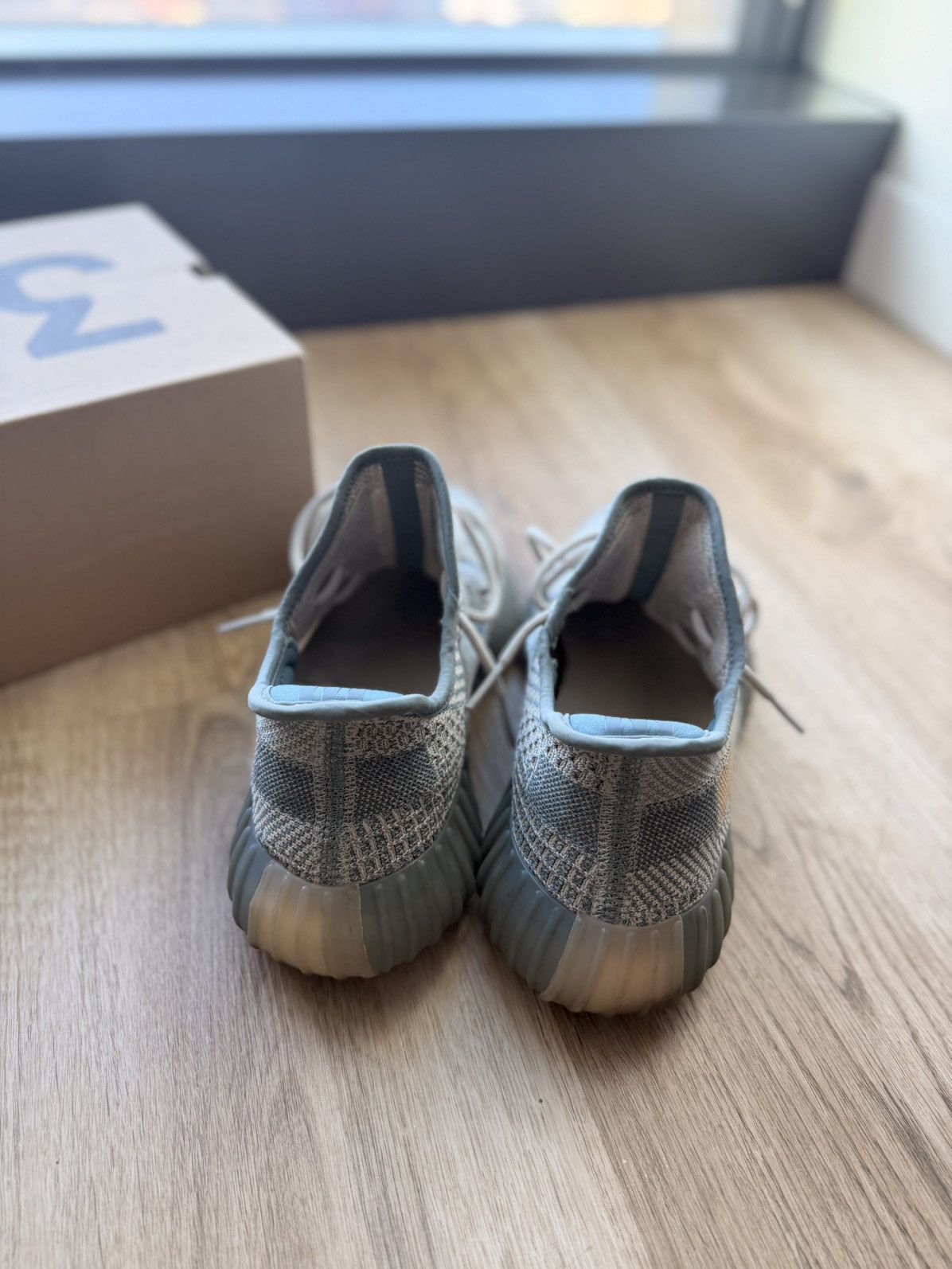 Adidas Yeezy Boost 350 V2 Israfil Size US 10.5 / EU 43-44 - 4 Thumbnail