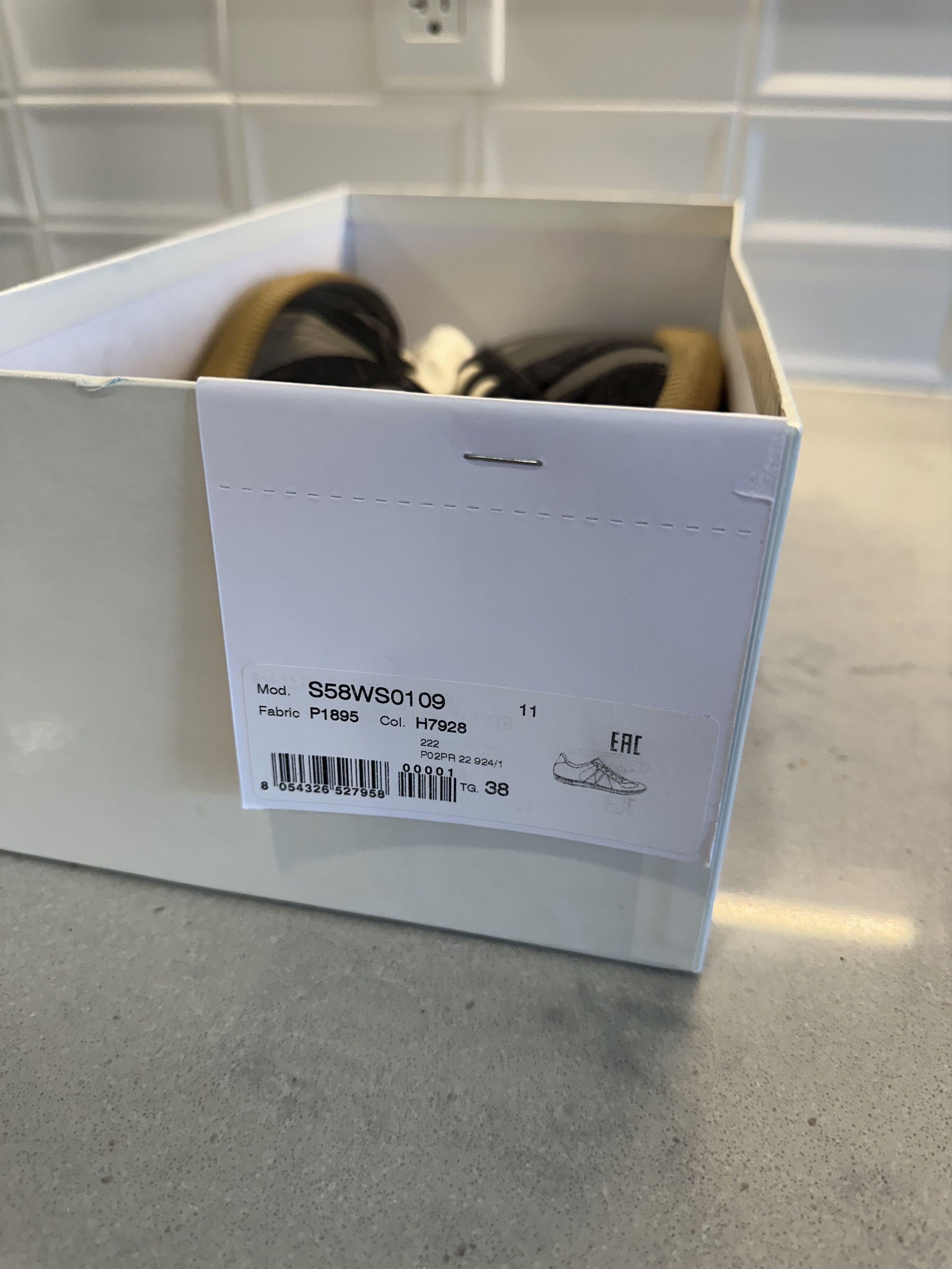Maison Margiela Maison Margiela Replica Sneakers in Navy size 38 Size US 7.5 / IT 37.5 - 3 Thumbnail