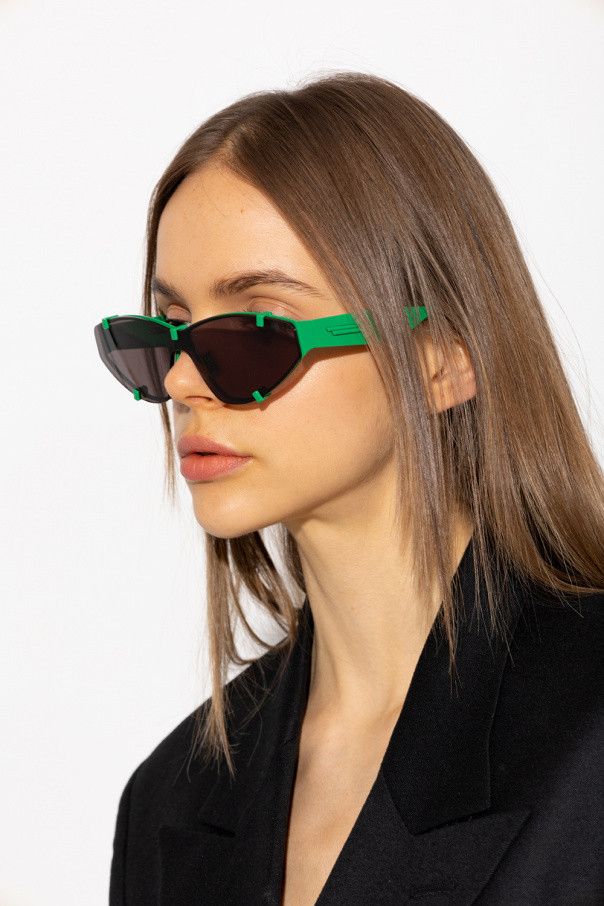 Bottega Veneta o1n1vont0924 Size: OS / Grip Metal Shield Sunglasses Green Size ONE SIZE - 2 Thumbnail
