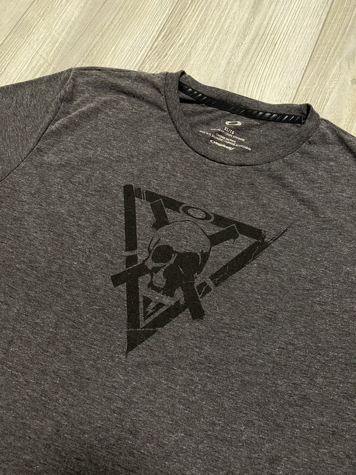 Oakley Vintage Oakley Software Skull Cross Bones Tee Shirt XL Size US XL / EU 56 / 4 - 2 Thumbnail