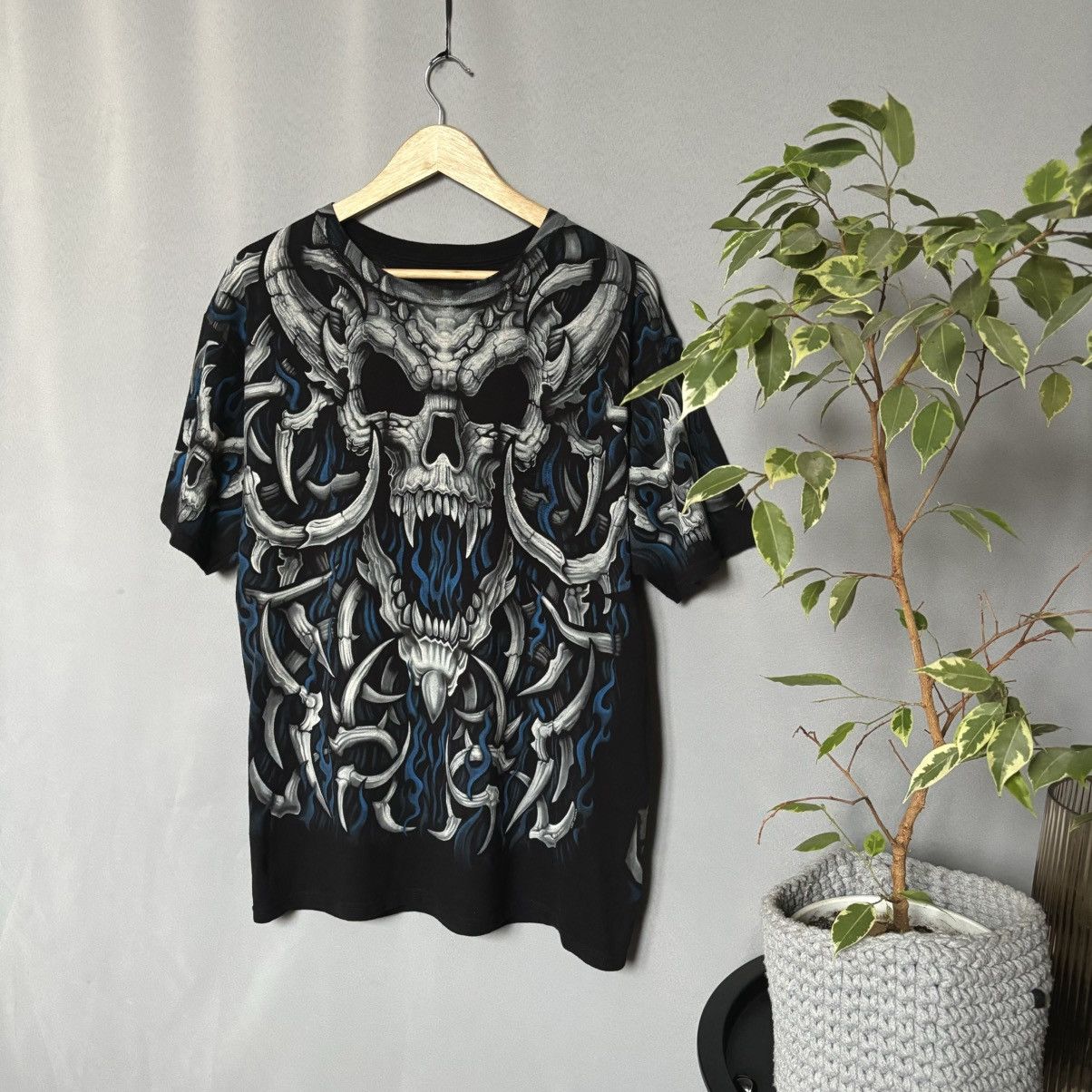 Liquid Blue Liquid Blue vintage rare tee 2007 bones large Size US L / EU 52-54 / 3 - 1 Thumbnail