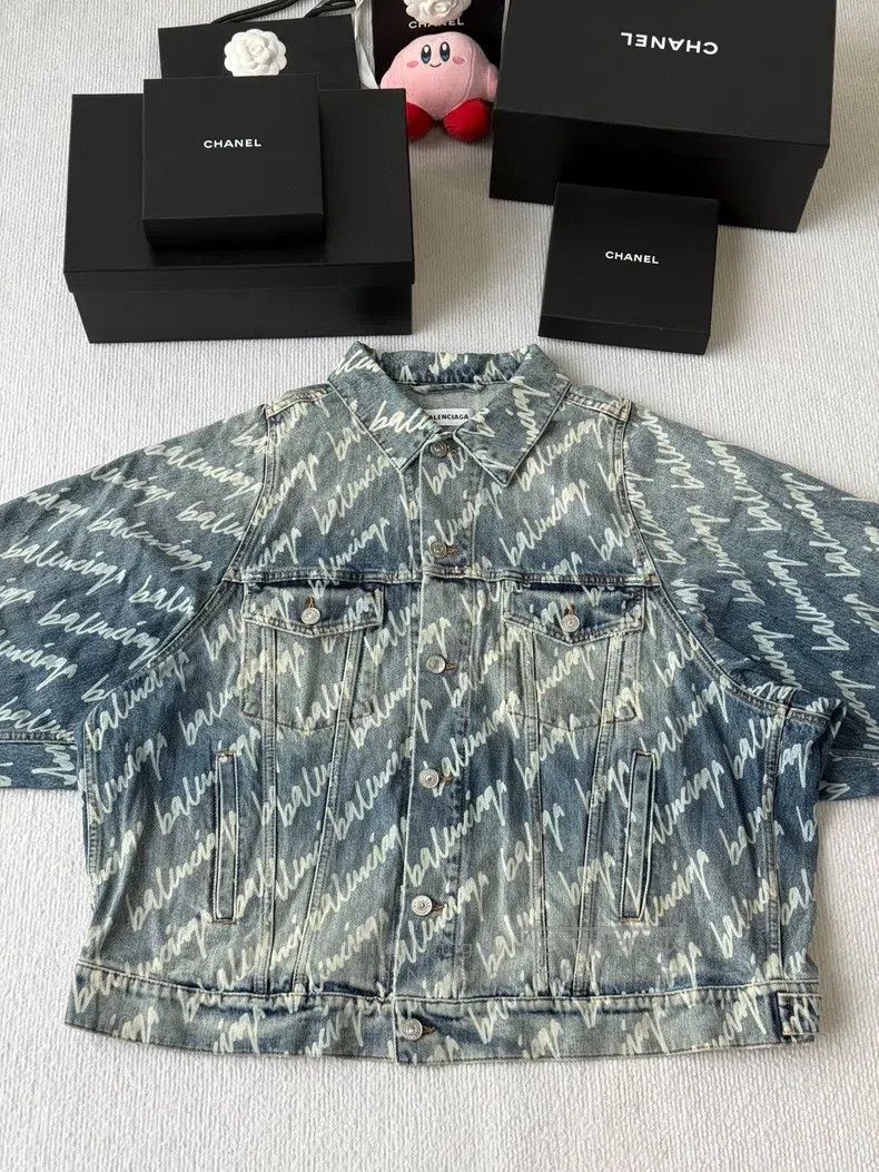 Balenciaga Balenciaga Distressed Denim Printed Jacket Size XXS / US 00 / IT 34 - 1 Thumbnail
