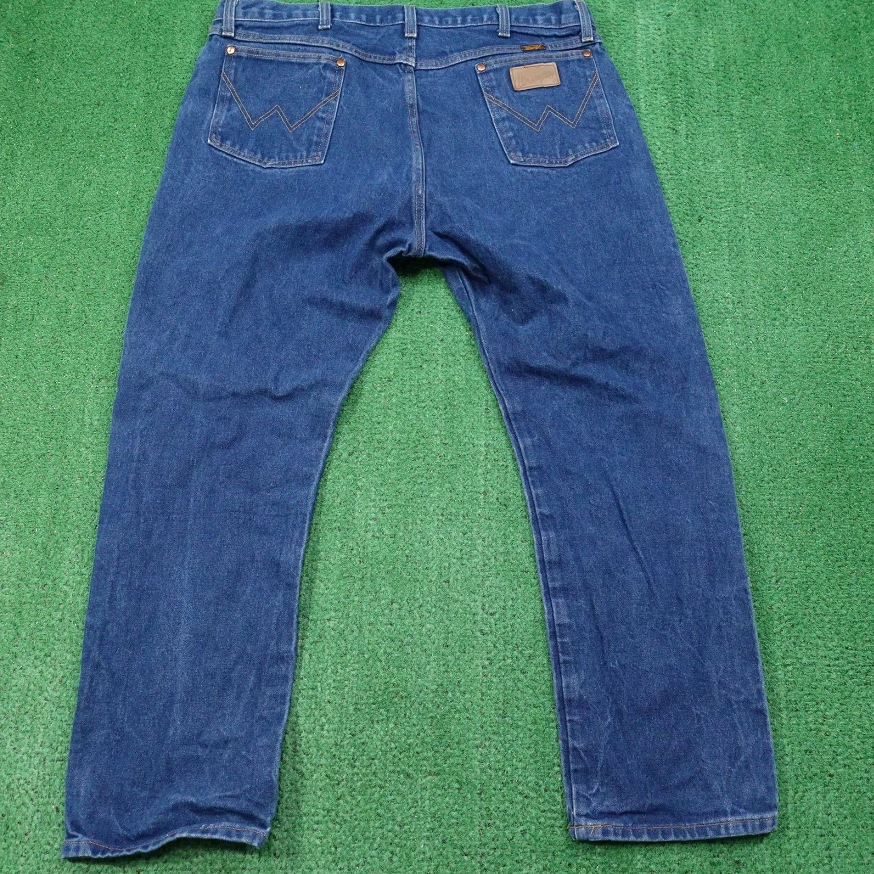 Wrangler VINTAGE Wrangler Jeans 42x30 13MWZ Cowboy Cut Straight Leg Denim Mens 5-Pocket Blue 40x29 Inseam 29 Size US 40 / EU 56 - 4 Thumbnail