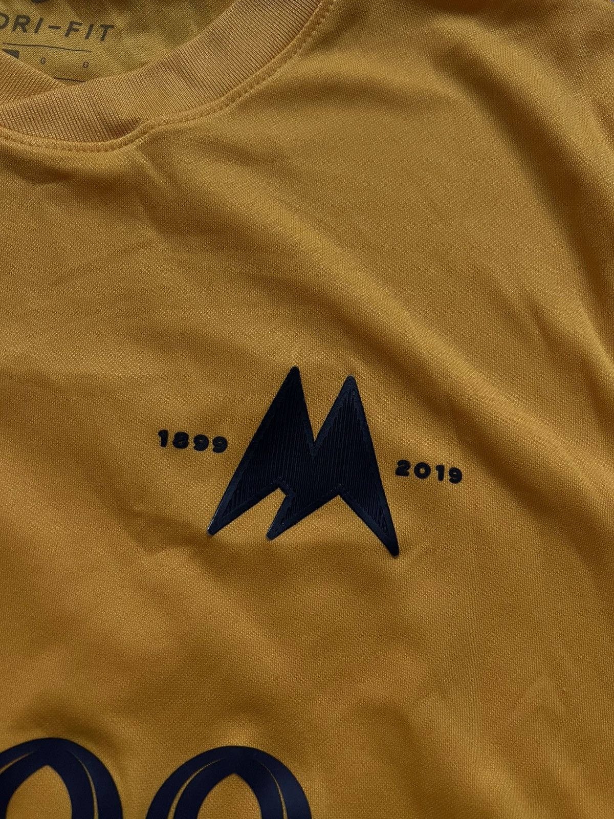 Nike Torquay United 2019-20 Nike t-shirt football jersey sz L #4 Size US L / EU 52-54 / 3 - 4 Thumbnail