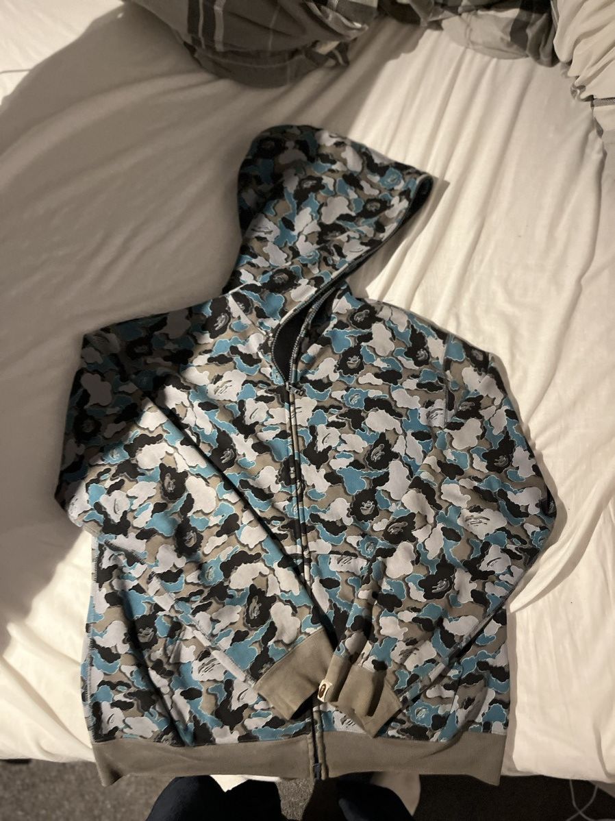 Bape Bape x Kaws Cloud Camo Full Zip Hoodie Size US M / EU 48-50 / 2 - 1 Thumbnail