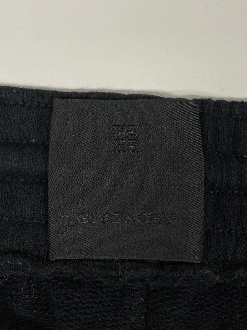 Givenchy Givenchy SizeM Embroidered Logo Casual Shorts Size US 29 - 4 Thumbnail