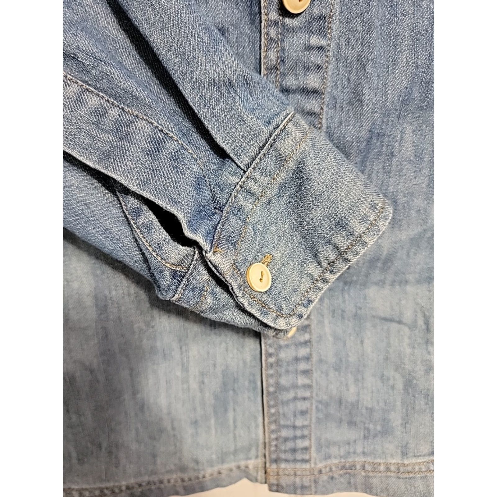 Vintage VINTAGE? No. LL Bean Signature Denim Over Shirt Mens Blue Size Small Shirt Mens Small Blue Denim/N/A Size US S / EU 44-46 / 1 - 4 Thumbnail