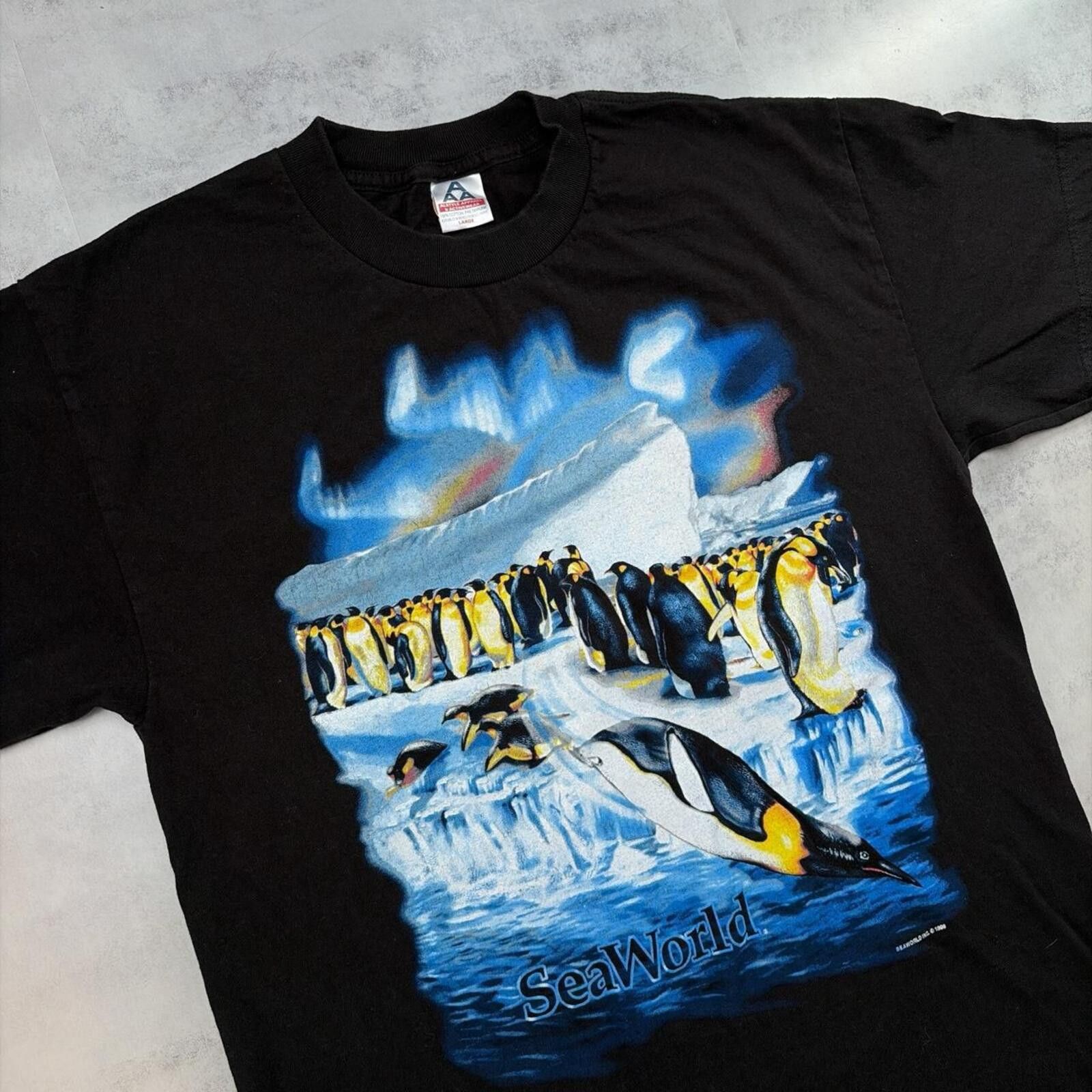 AAA Vintage 1999 Black Sea World Nature T-Shirt Size US L / EU 52-54 / 3 - 4 Thumbnail