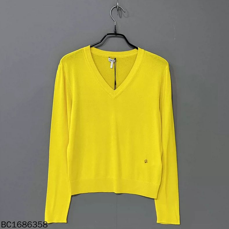 Loewe LOEWE Khaki yellow logo sweater Size L / US 10 / IT 46 - 1 Thumbnail