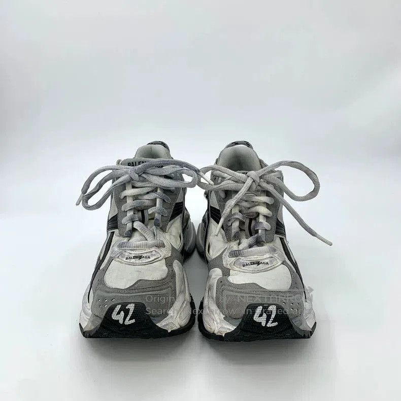 Balenciaga Balenciaga Runner Casual Sneakers in Gray. Size US 10 / EU 43 - 3 Thumbnail