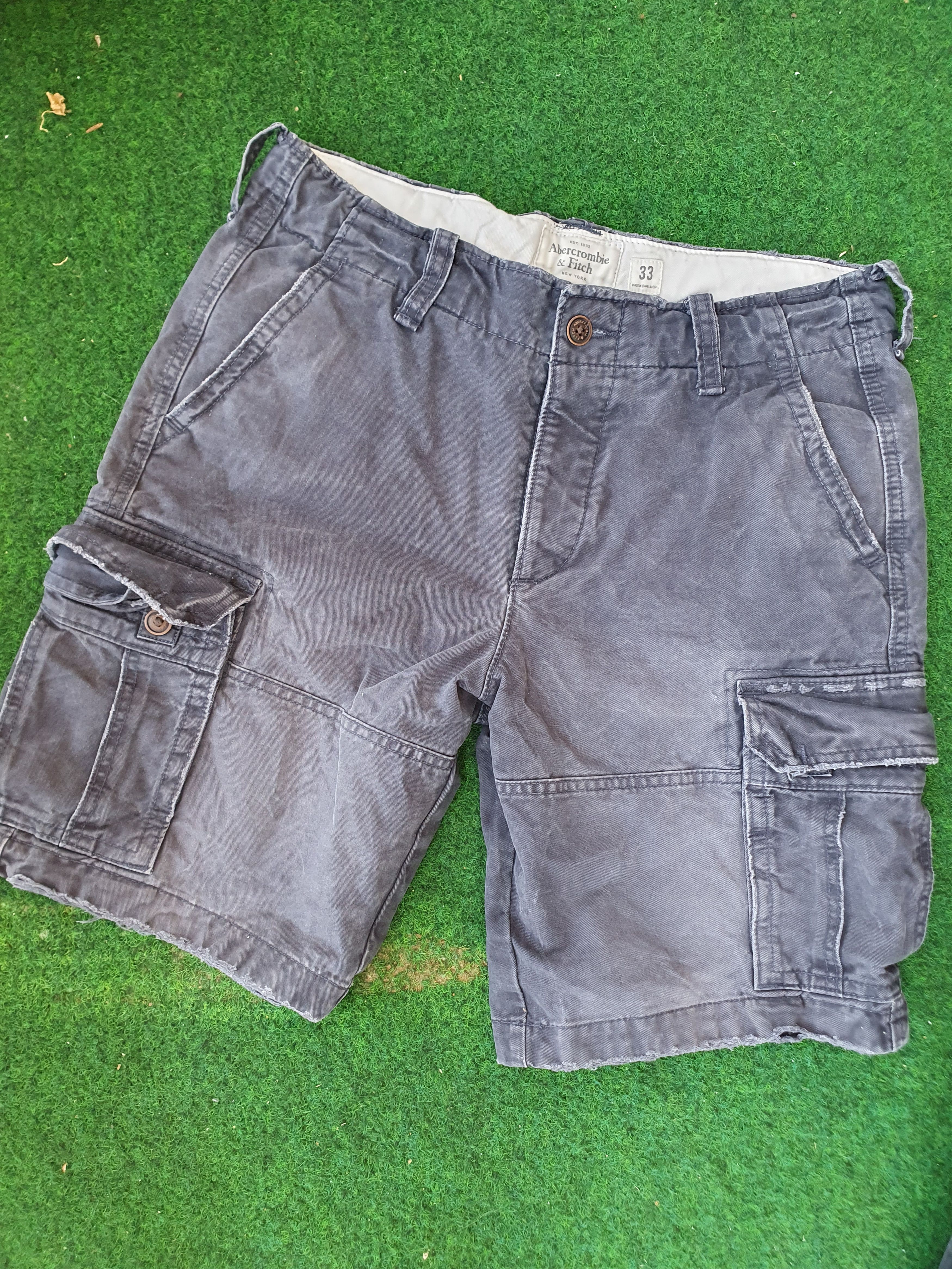 Abercrombie & Fitch Abercrombie & Fitch Heavy Cargo Shorts Size 33 Size US 32 / EU 48 - 4 Thumbnail
