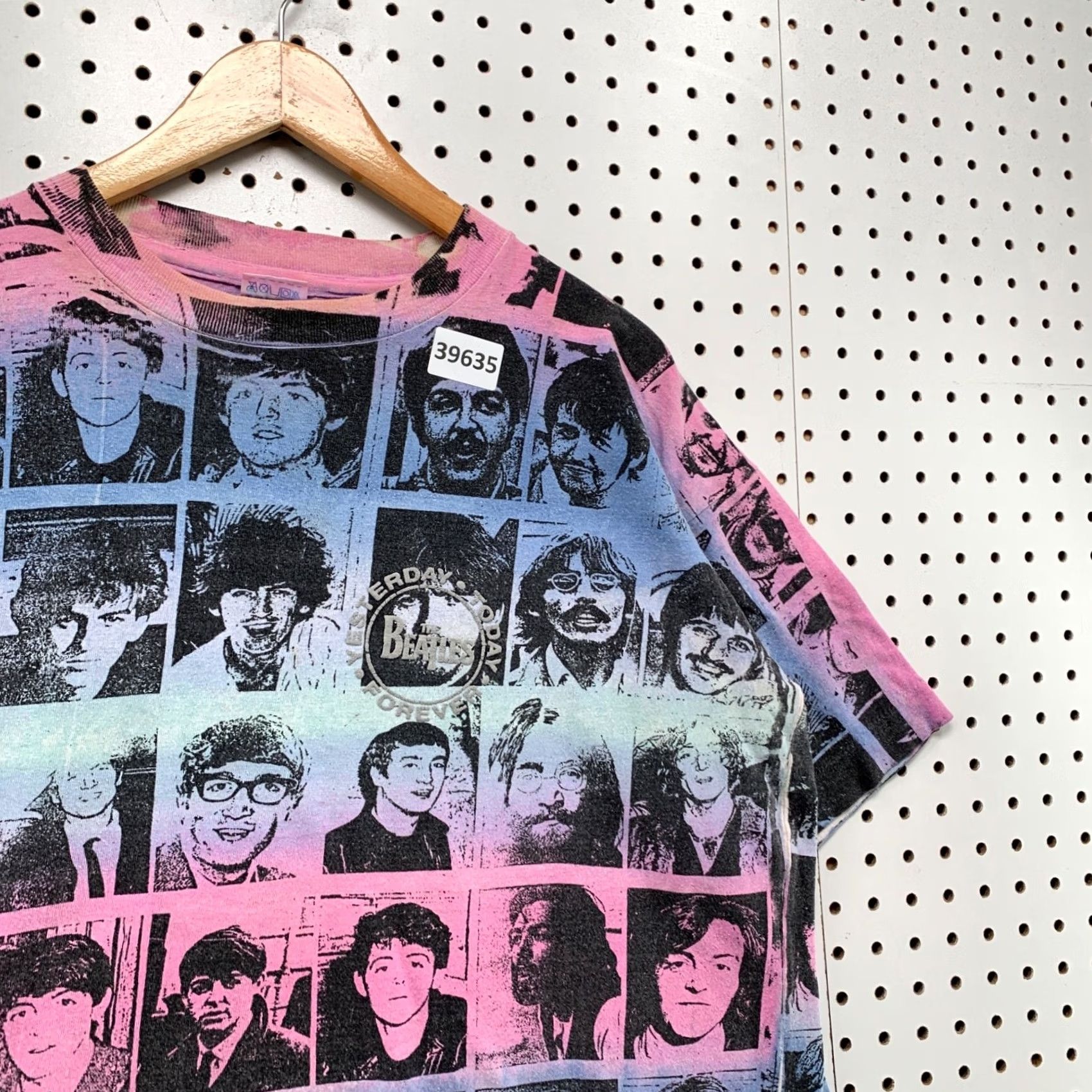 Vintage VINTAGE 90s Beatles Shirt Mens Large All Over Print Pink Blue Music Size US L / EU 52-54 / 3 - 6 Thumbnail