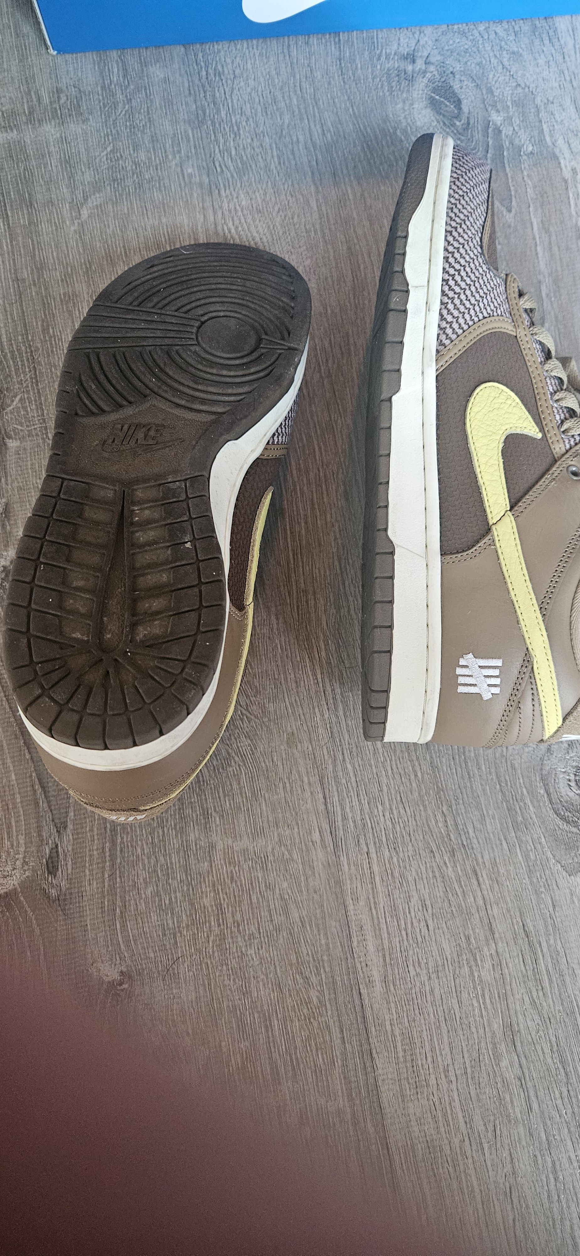 Nike Undefeated dunks canteen Size US 11 / EU 44 - 3 Thumbnail