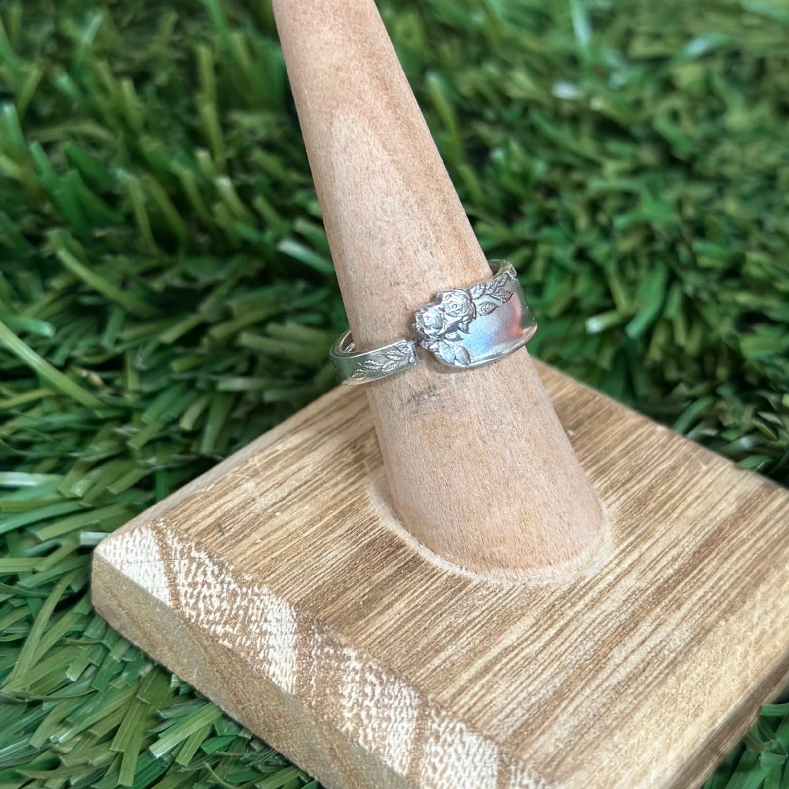 Handmade Floral Ring size 9 Size ONE SIZE - 3 Thumbnail