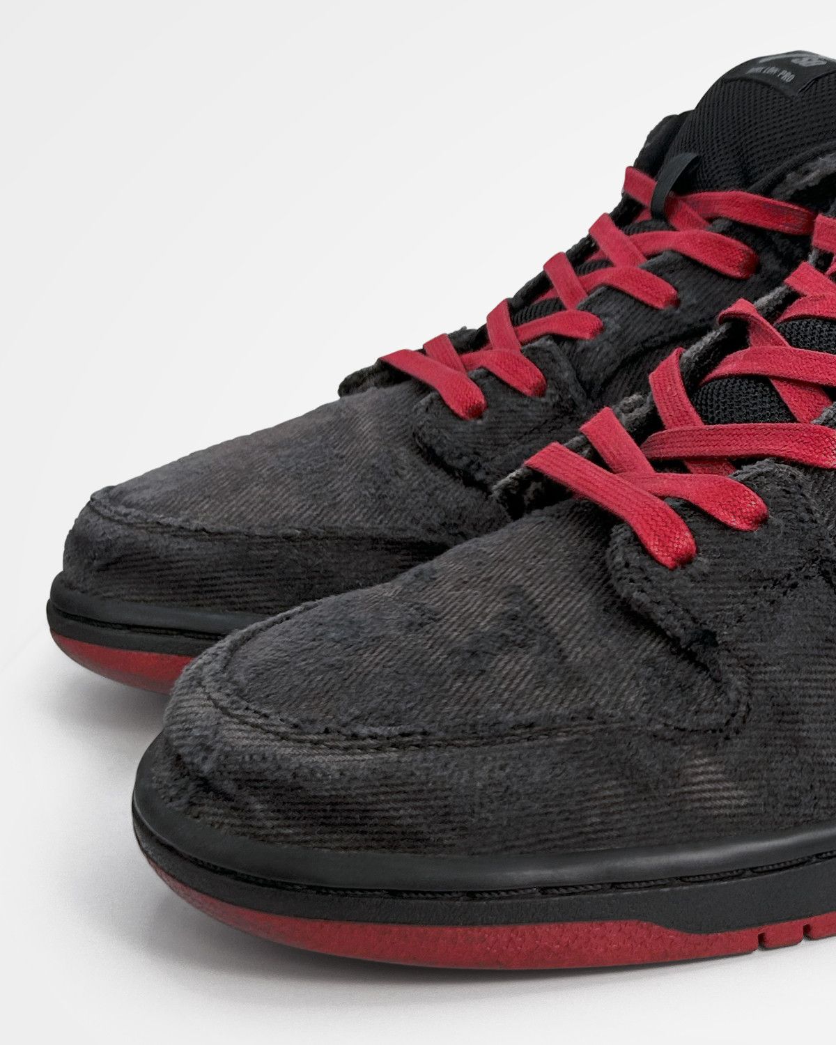 Levi's × Nike Nike SB, 2012 Levis Dunk Low Size US 10.5 / EU 43-44 - 4 Thumbnail