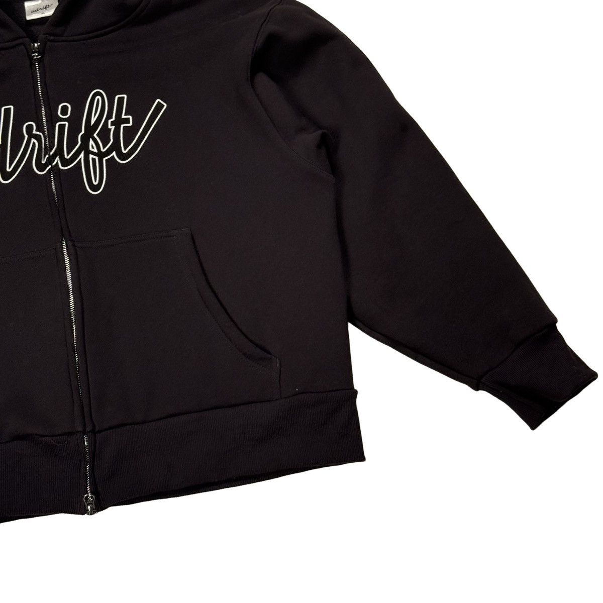 Other Adrift SkateShop Script Toronto Cropped Hoodie Size US XL / EU 56 / 4 - 4 Thumbnail