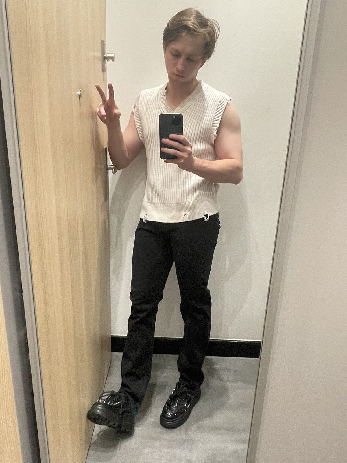 Han Kjobenhavn !DS! SS23 Han Kjobenhavn Distressed Knit Cream Vest Size US L / EU 52-54 / 3 - 10 Thumbnail