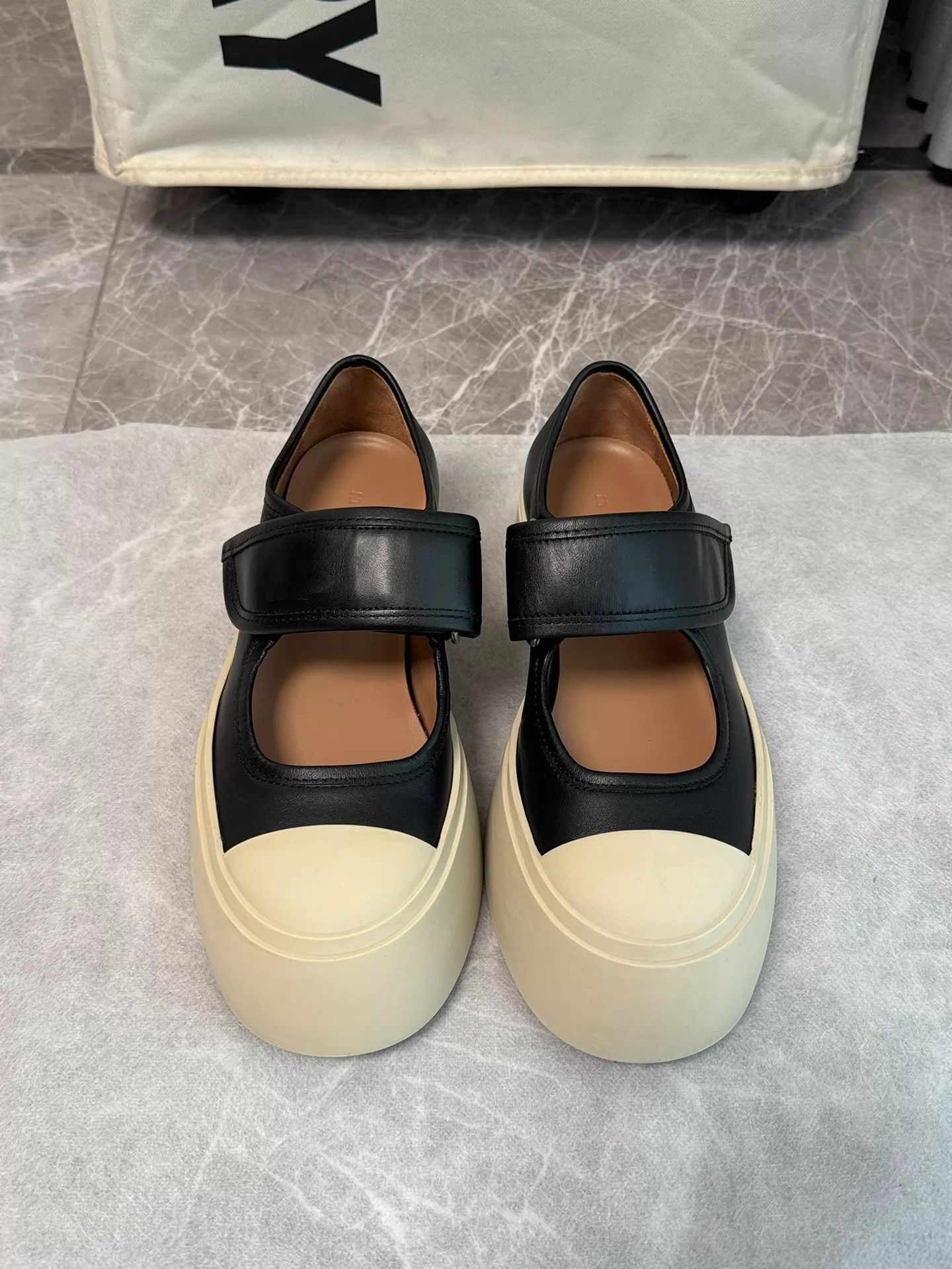 Marni Marni Black Velcro Mary Jane Shoes 35 Size US 4.5 / IT 34.5 - 2 Thumbnail