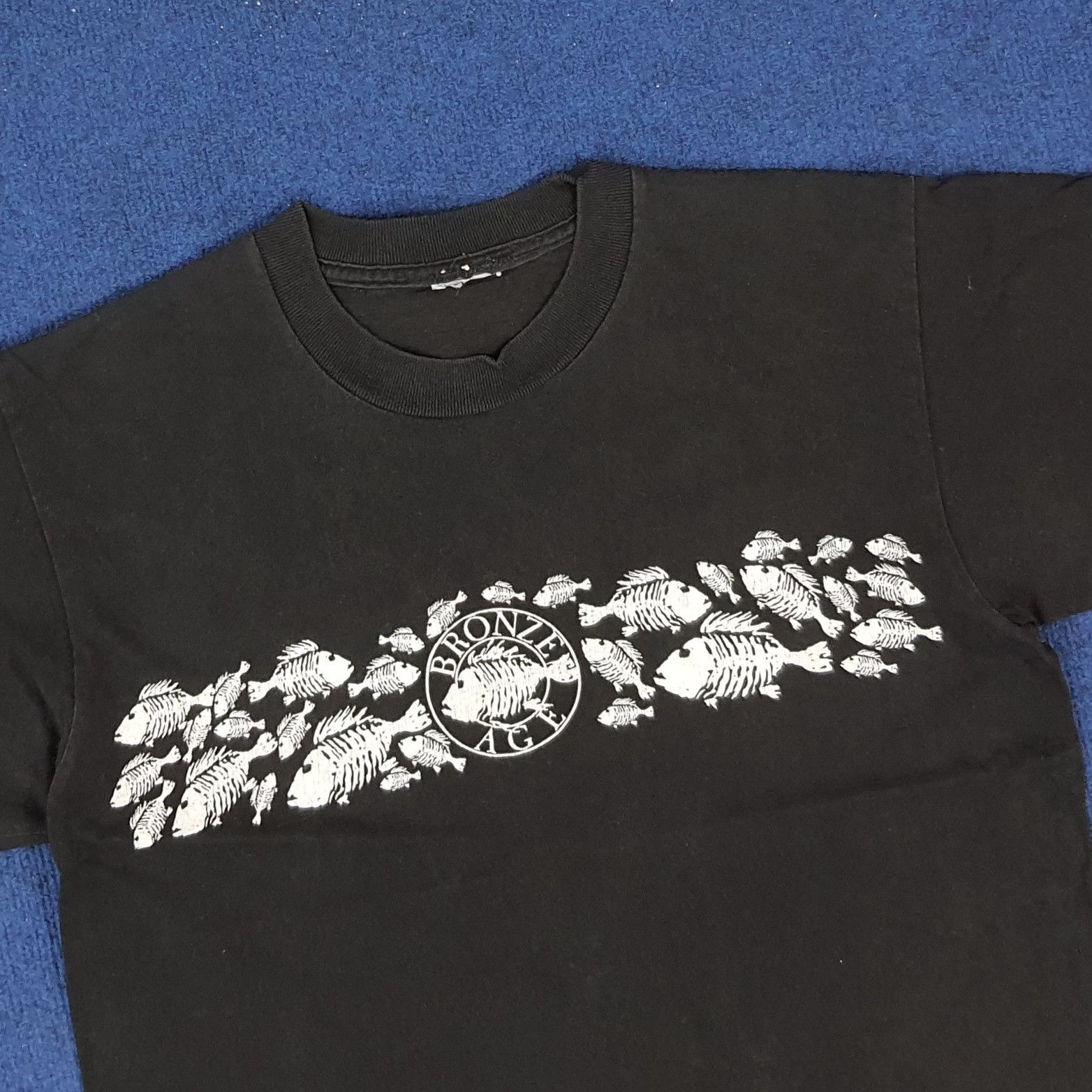 Vintage Vintage Bronze Age Surfing Brand Tshirt Size US M / EU 48-50 / 2 - 2 Thumbnail