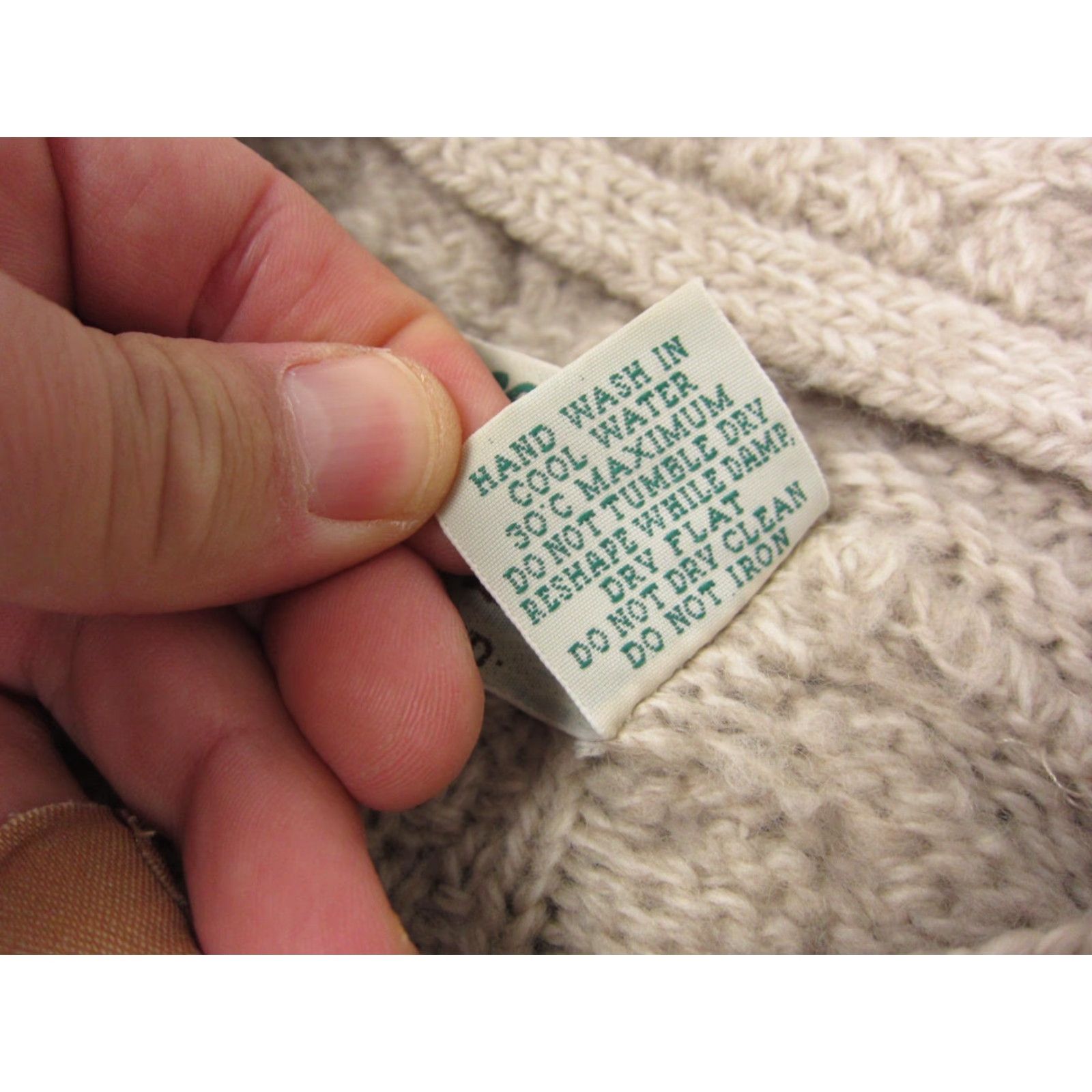 Vintage VINTAGE Aran Crafts Sweater Cardigan Womens Small S Beige Wool Full Zip 100% Knit 90s Size S / US 4 / IT 40 - 7 Thumbnail