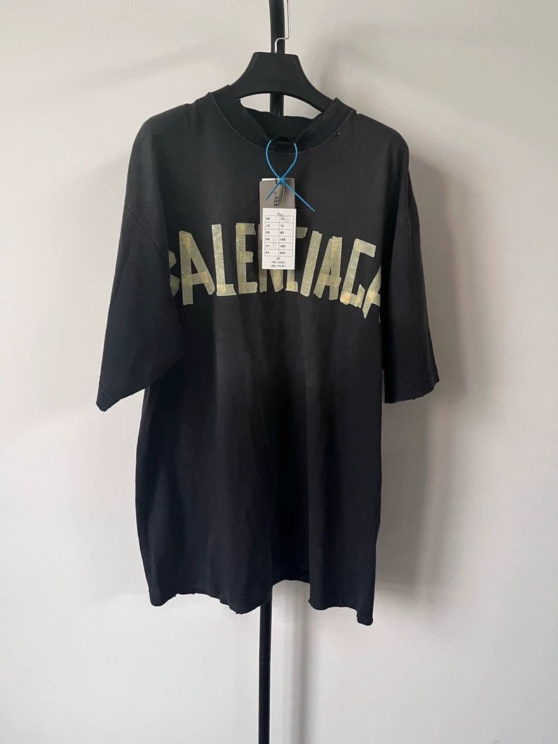 Balenciaga Balenciaga Adhesive tape adhesive tape short-sleeved T-shi Size US S / EU 44-46 / 1 - 1 Thumbnail