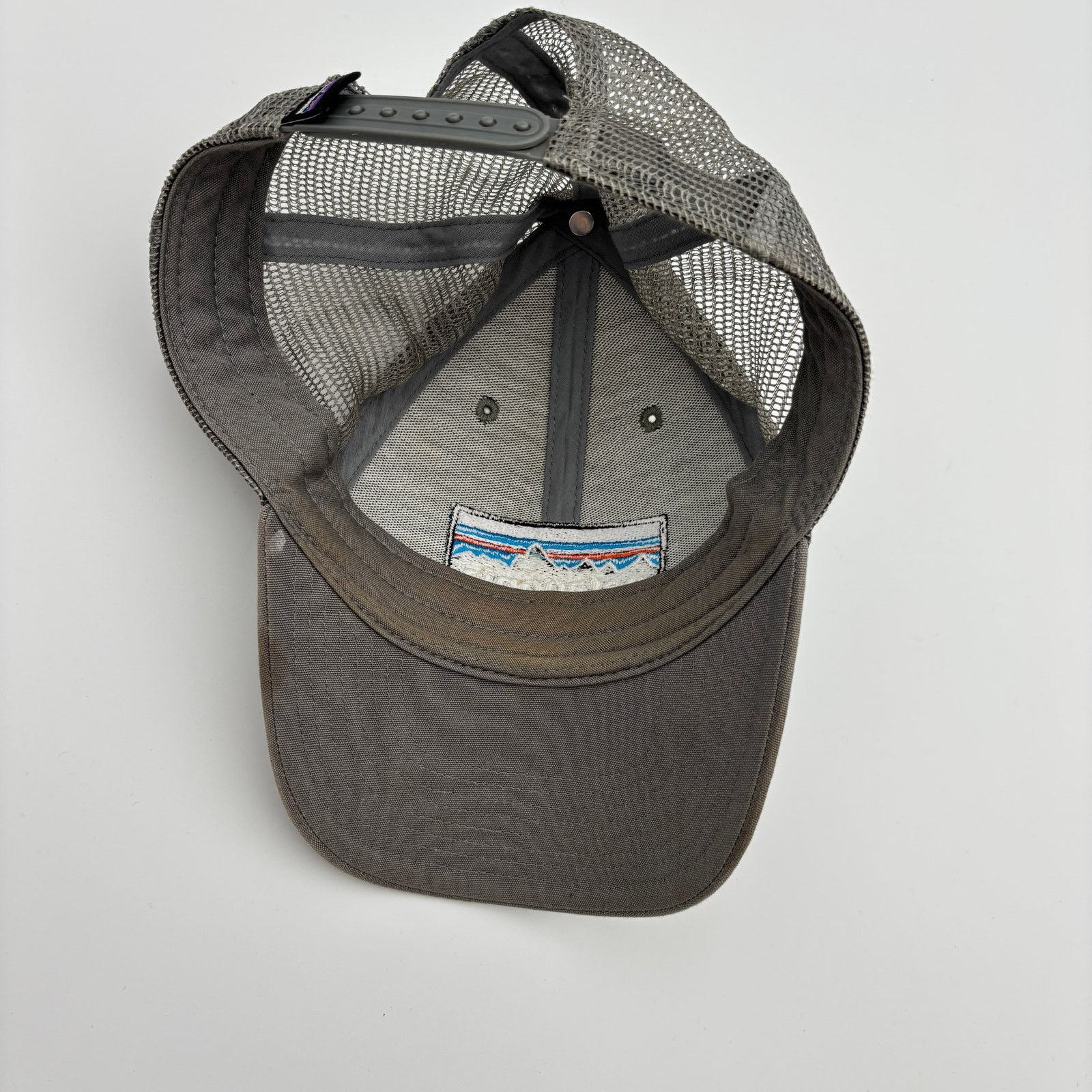 Patagonia Patagonia P-6 Logo Mesh Trucker Hat Snapback Gorpcore Size ONE SIZE - 7 Thumbnail