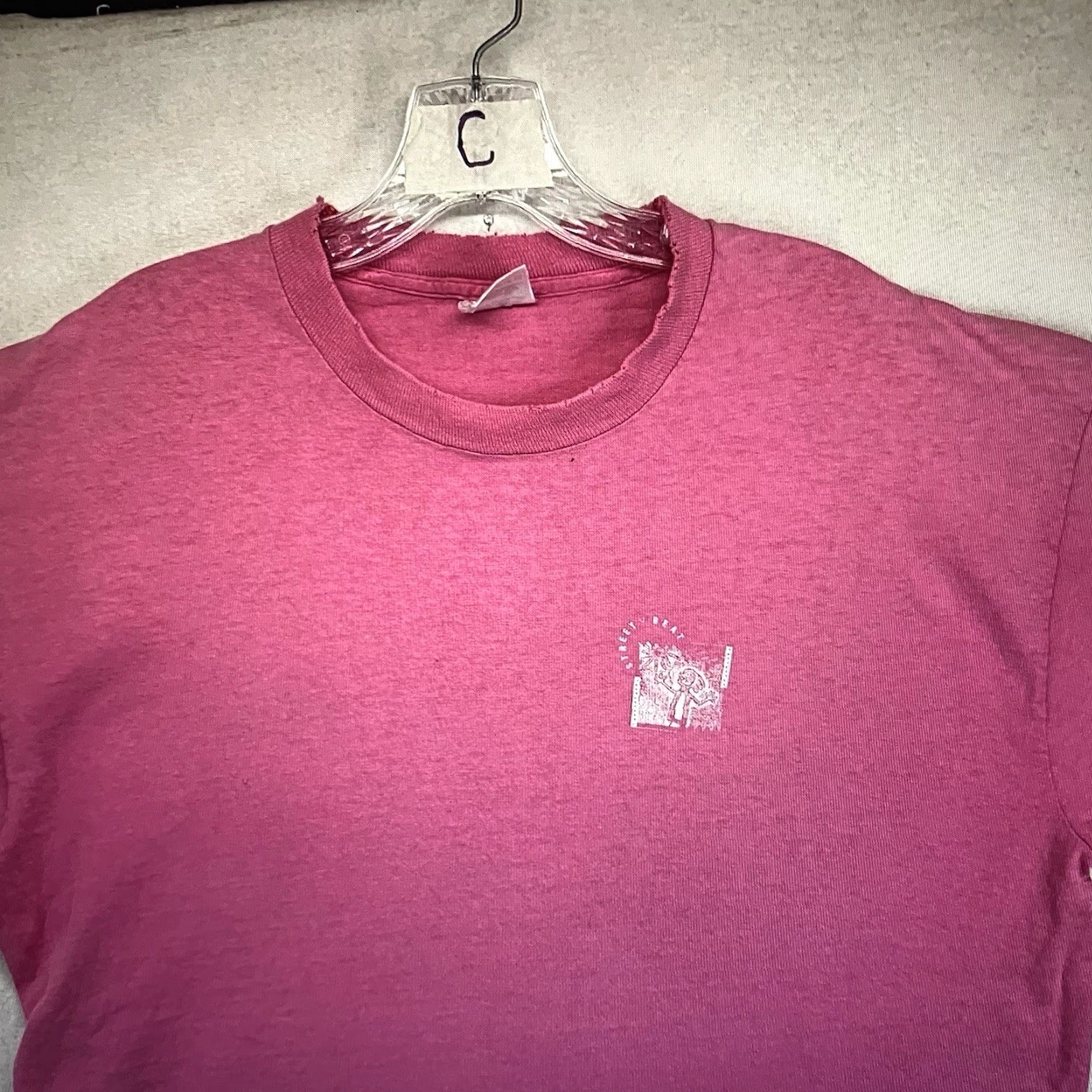 Fruit Of The Loom VINTAGE Fruit of the Loom 90s T-Shirt XL Unisex Adults Pink Short Sleeve Crew Neck Kokopelli Graphic Street Art Casual Size US XL / EU 56 / 4 - 4 Thumbnail