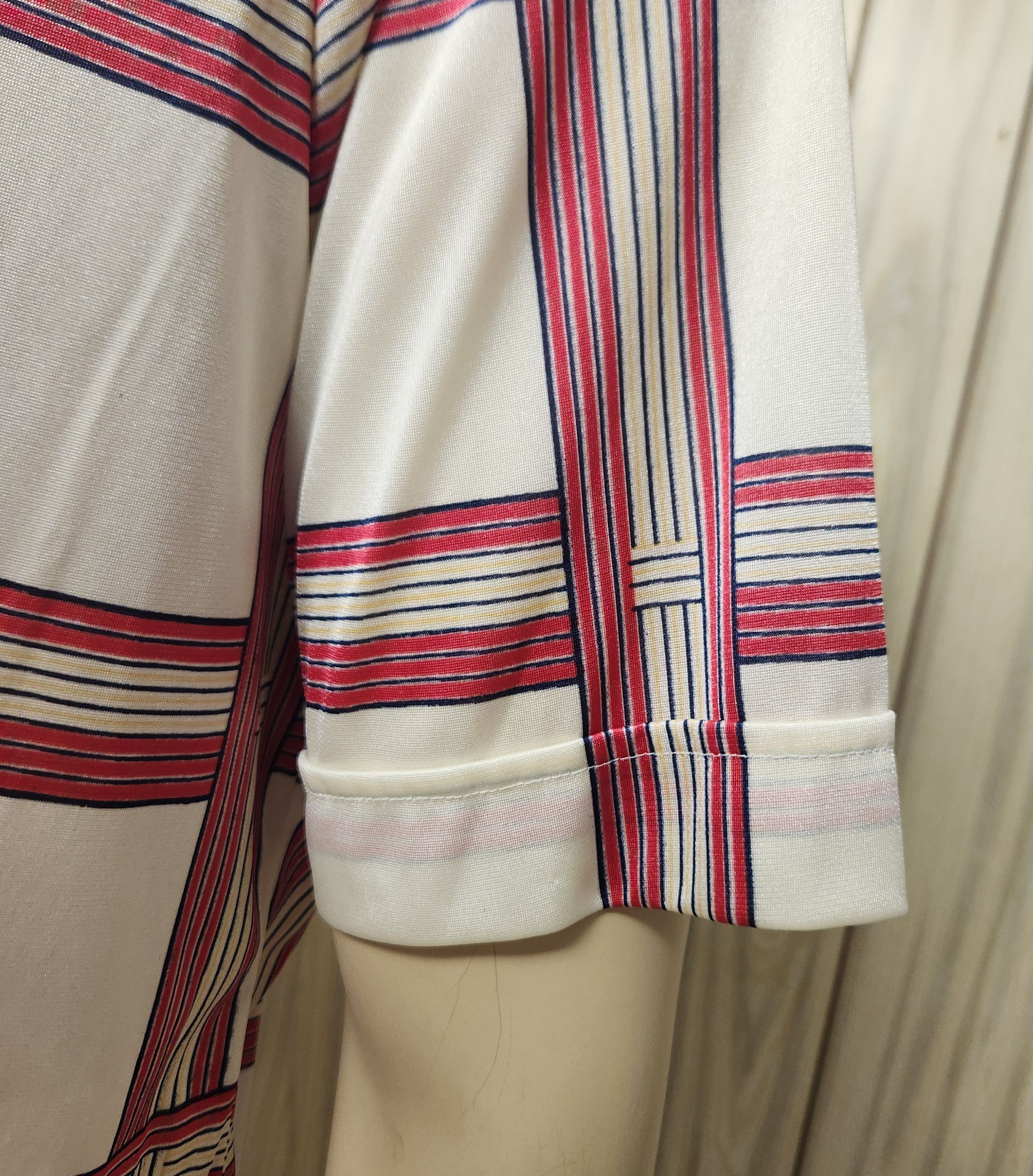 Vintage 1970s men's shirt L short sleeve geometric nylon disco Damon Size US L / EU 52-54 / 3 - 4 Thumbnail