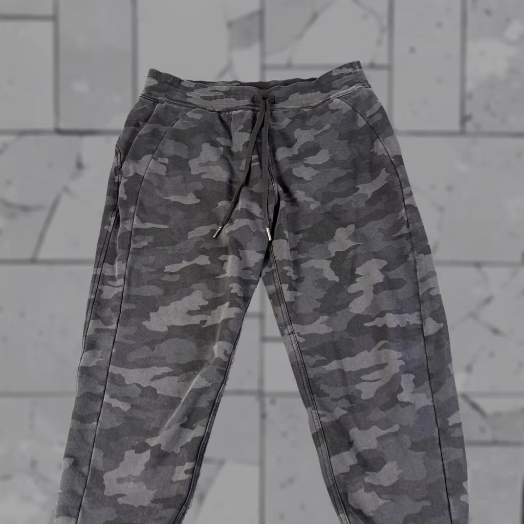 Lululemon Lululemon Jogger Pants Womens 12 Gray Camo Sweatpants Drawstring Pockets Tapered Size 34" / US 12 / IT 48 - 1 Thumbnail