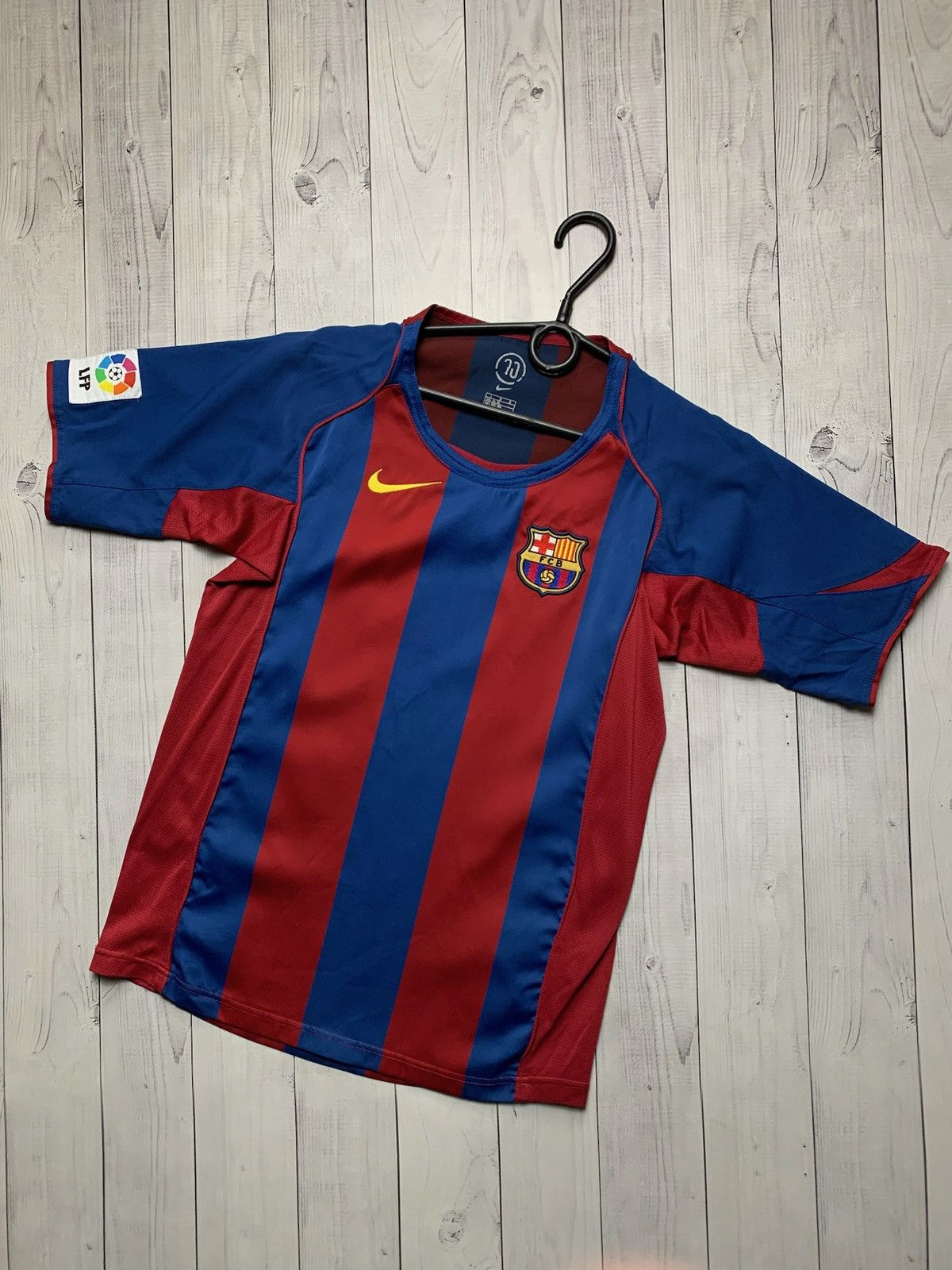 Nike × Vintage Vintage Nike Barcelona soccer jersey size Xs logo Size US XS / EU 42 / 0 - 1 Thumbnail