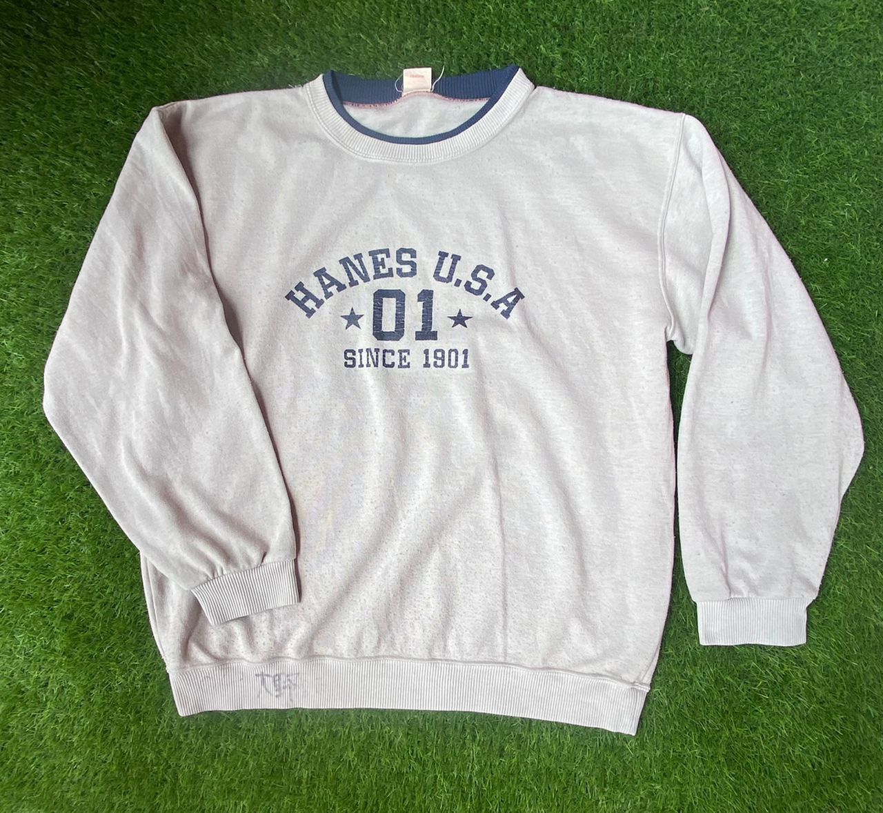 Vintage Vintage Hanes Sweatshirt Crewneck Size US L / EU 52-54 / 3 - 1 Thumbnail