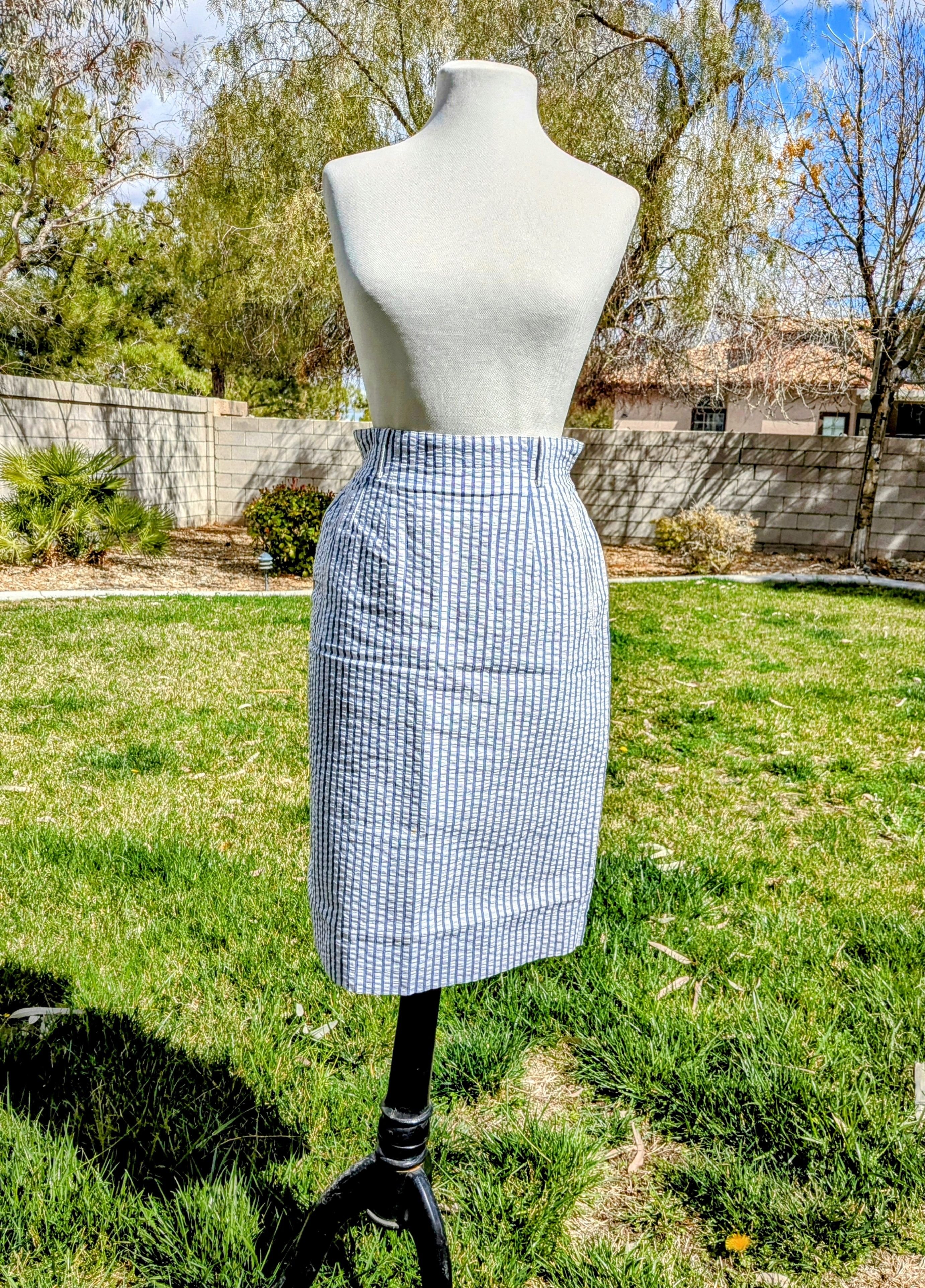 Designer Liz Claiborne Seersucker High Waisted Maxi Zip Skirt Size 30" / US 8 / IT 44 - 1 Thumbnail