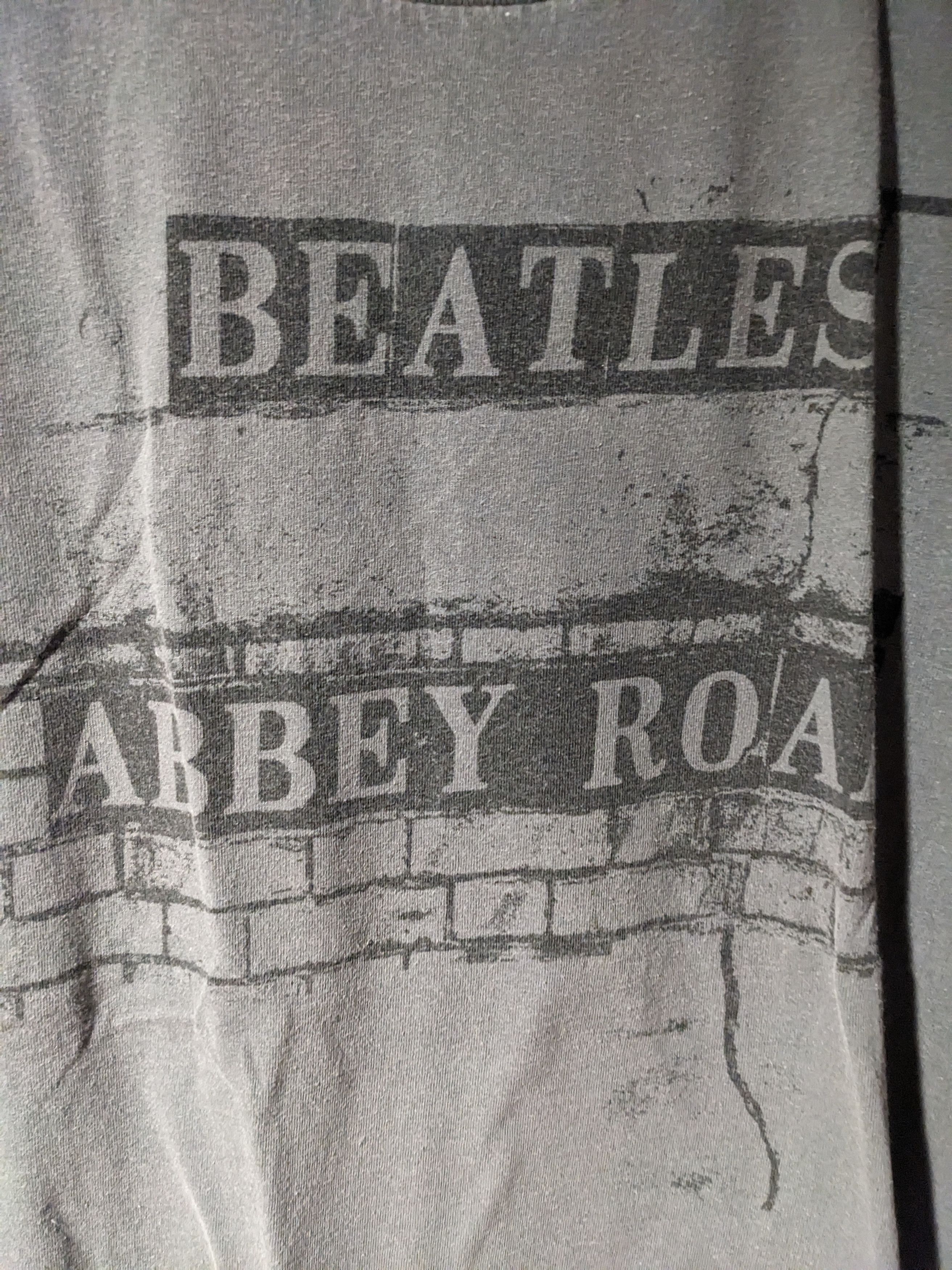 Band Tees × Vintage Vintage 2005 The Beatles Abbey Road Band Tour Medium T-Shirt Size US M / EU 48-50 / 2 - 2 Thumbnail