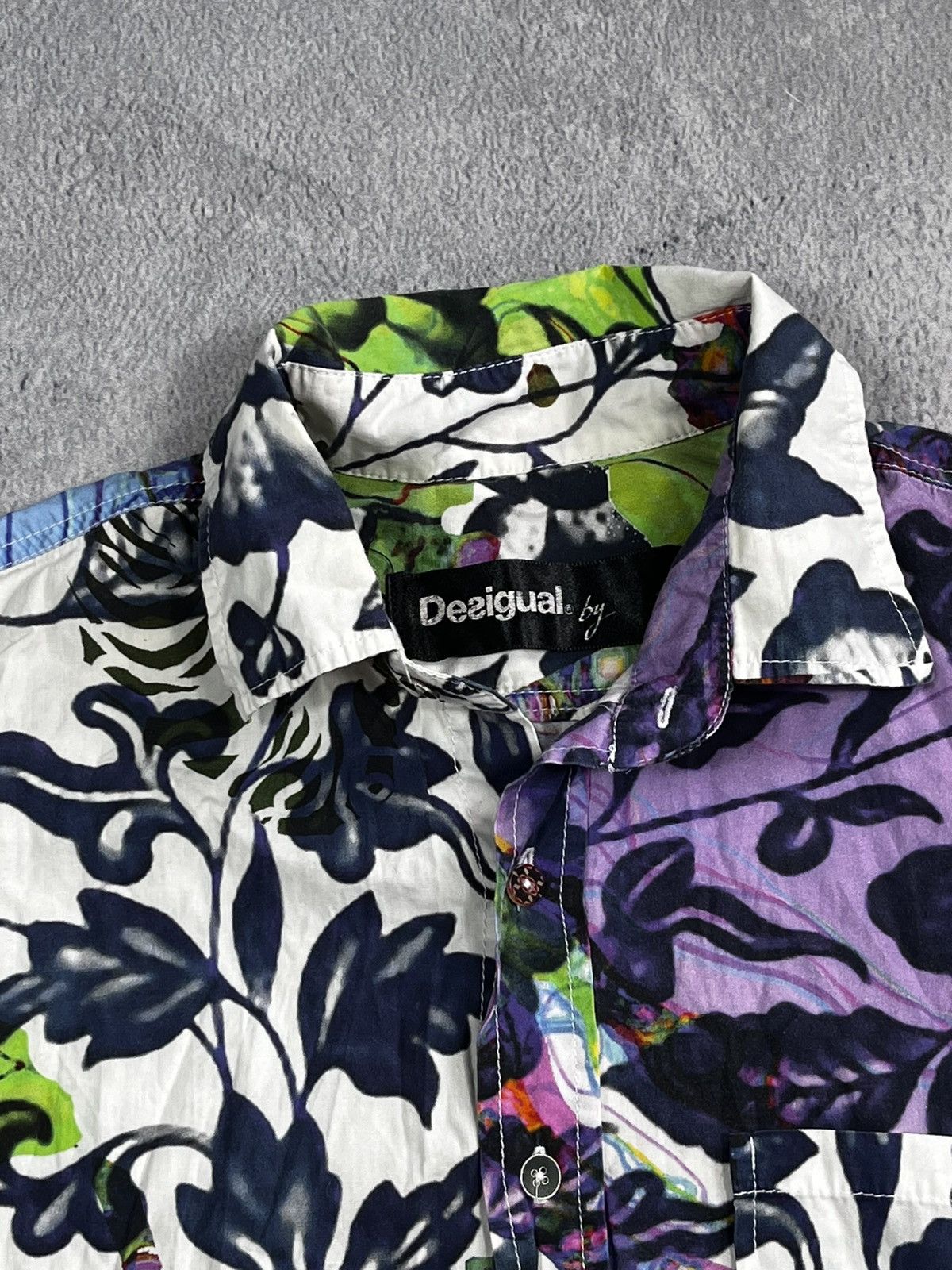 Vintage Vintage Y2K Desigual Hawaiian short sleeve shirt size M Size US M / EU 48-50 / 2 - 4 Thumbnail