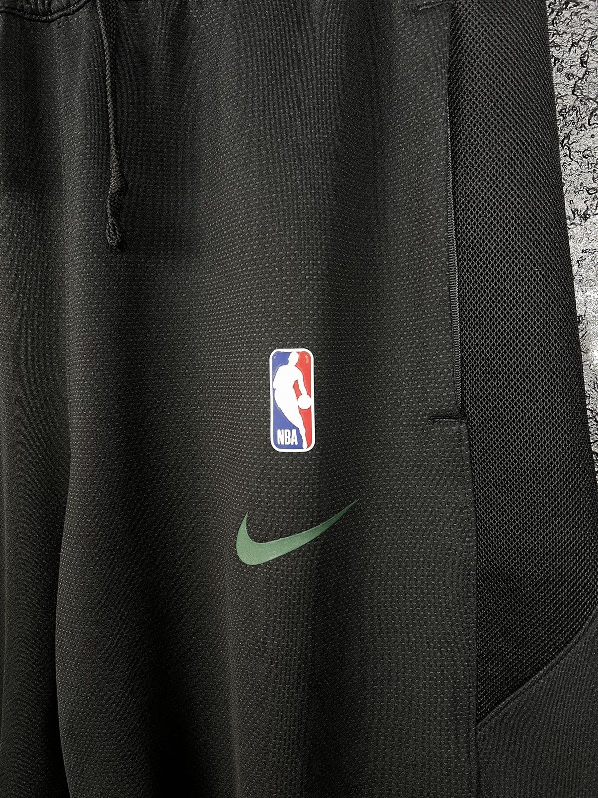 Nike Nike NBA Bucks Black Shorts Men’s Size Large Size US 33 - 6 Thumbnail