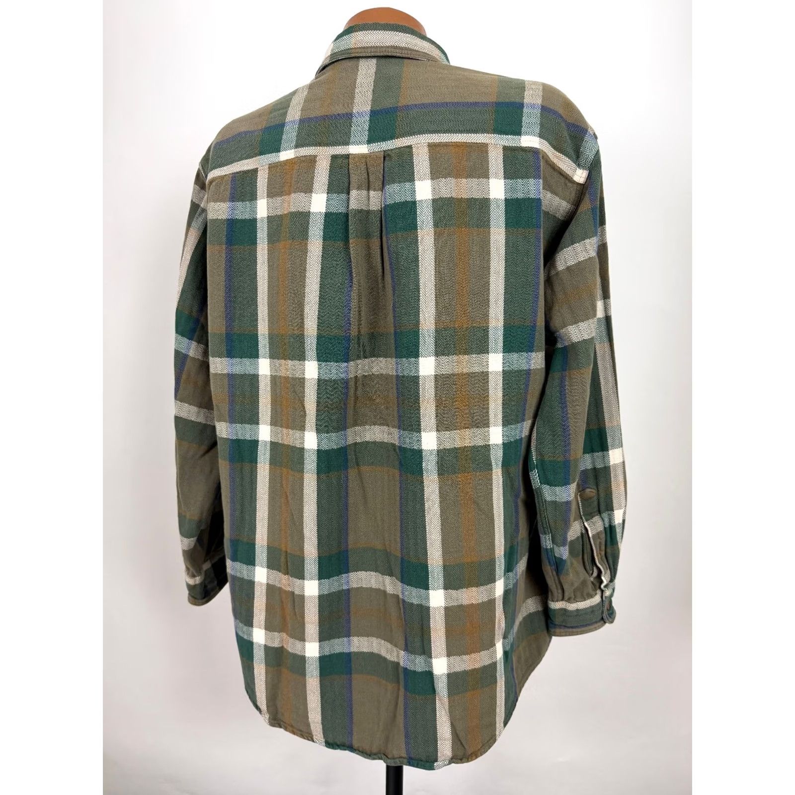 Olive VINTAGE Madison Trader Shirt Men L Outdoors Olive Heavyweight Plaid 90s 80s Hipster Grunge Outdoor Button-Up Size US L / EU 52-54 / 3 - 6 Thumbnail