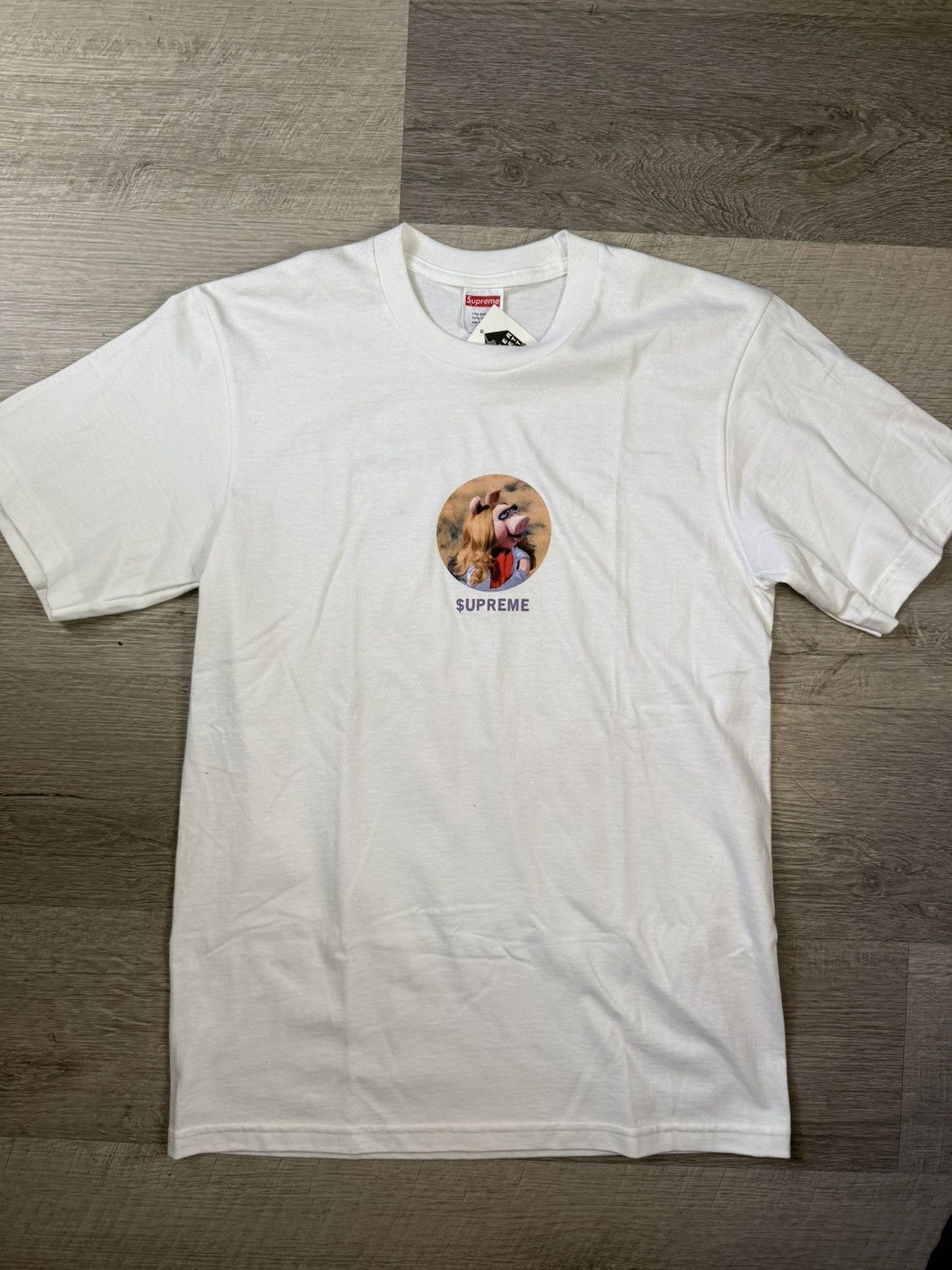 Supreme Supreme Muppets Miss Piggy Tee Size US S / EU 44-46 / 1 - 1 Thumbnail