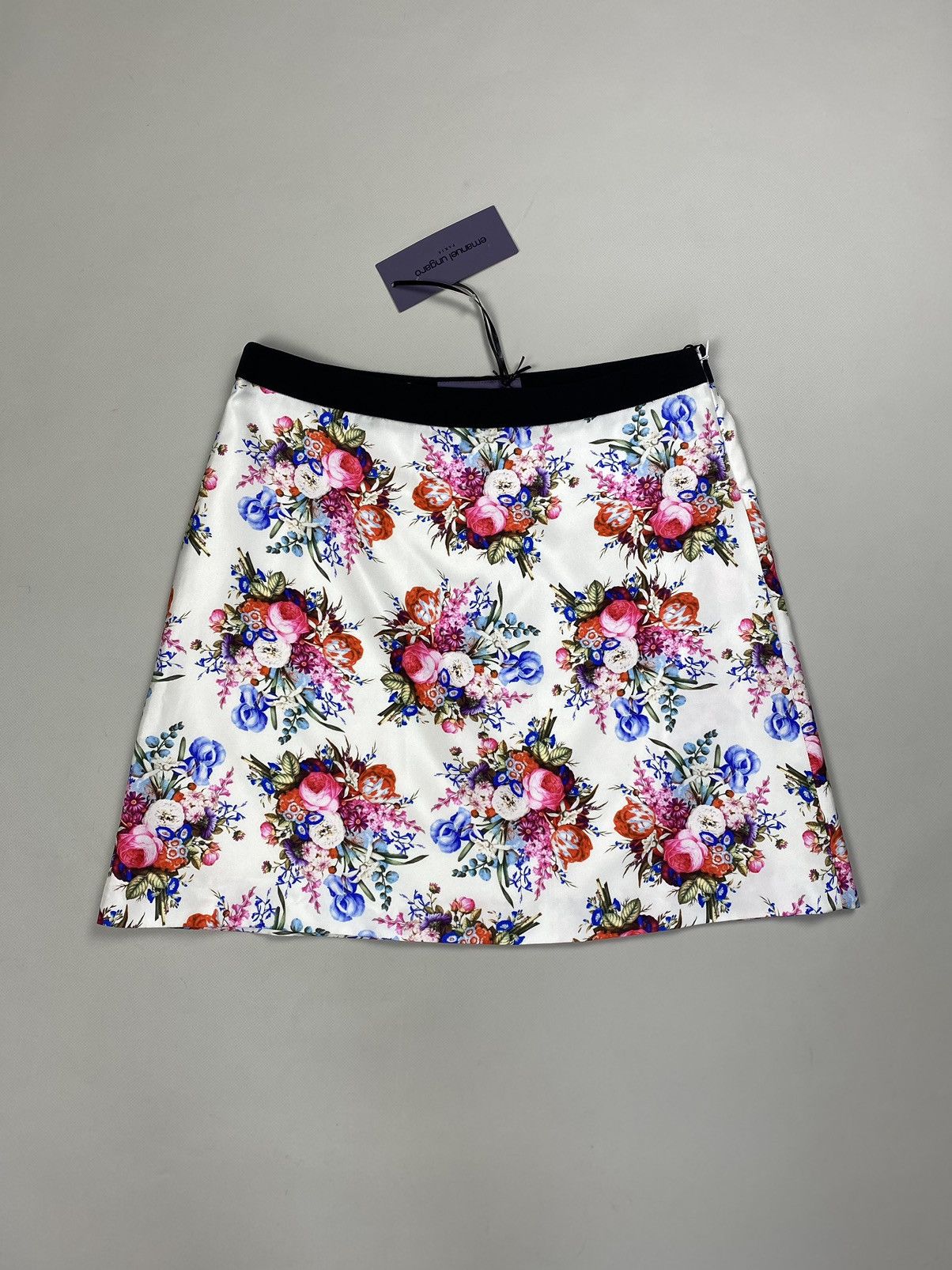 Emanuel Ungaro BNWT! Emanuel Ungaro ladies silk floral patterns skirt Size 28" / US 6 / IT 42 - 1 Thumbnail