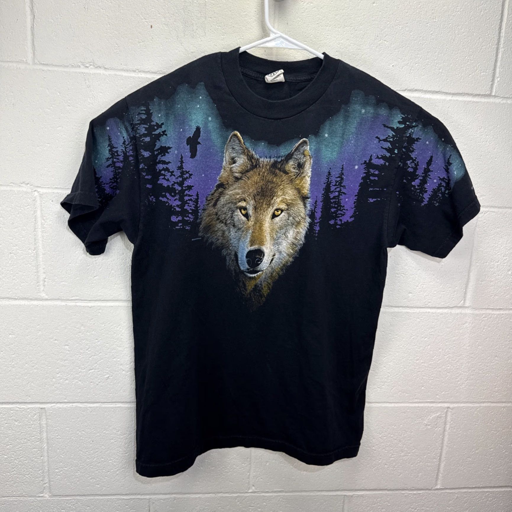 Vintage VINTAGE 1999 World Issue Grey Wolf Northern Lights Graphic T-Shirt Adult Large Black Double-Sided Nature Mens Size US L / EU 52-54 / 3 - 2 Thumbnail