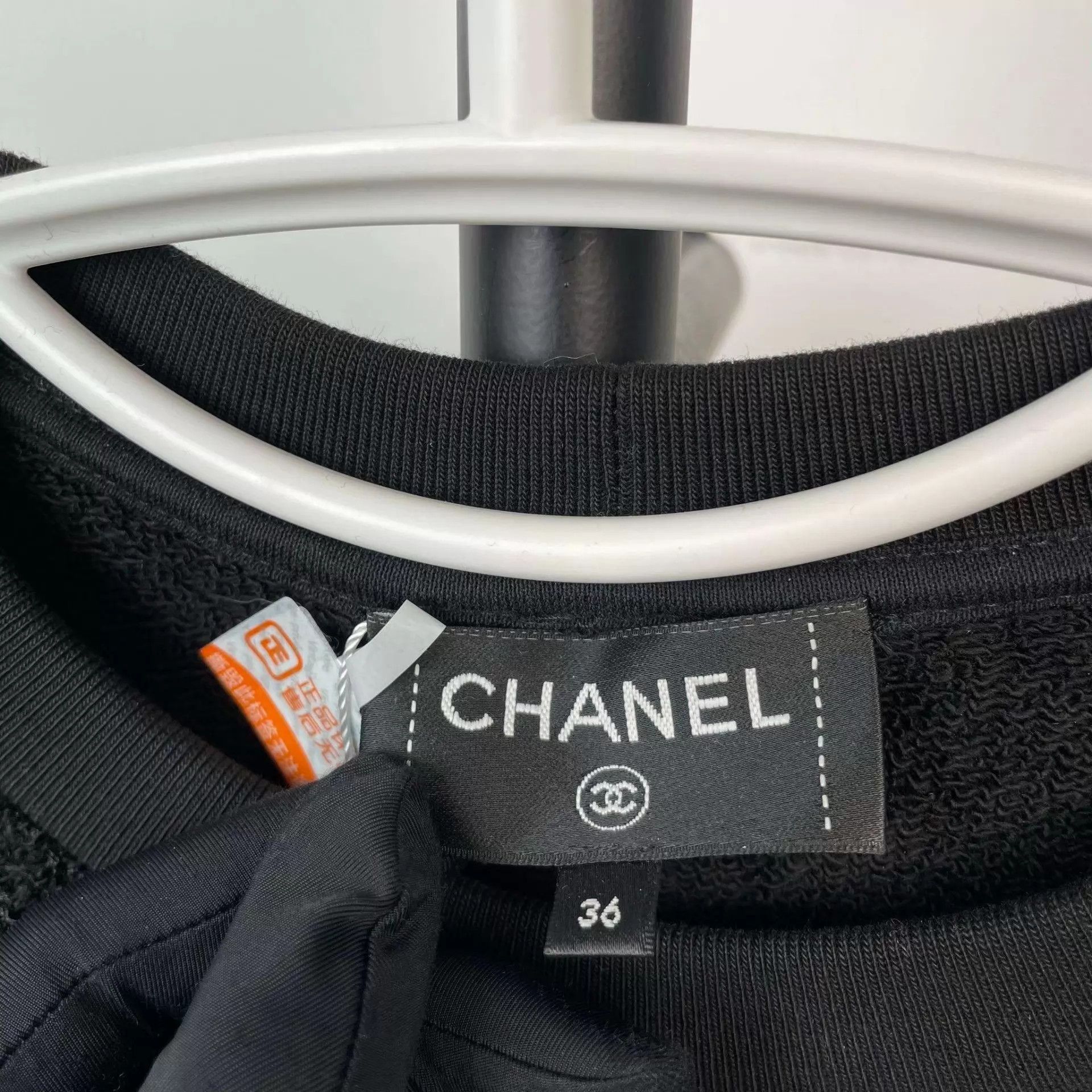 Chanel Chanel CC Color Embroidered Wool Knit Sweater Black 36 Size XS / US 0-2 / IT 36-38 - 4 Thumbnail