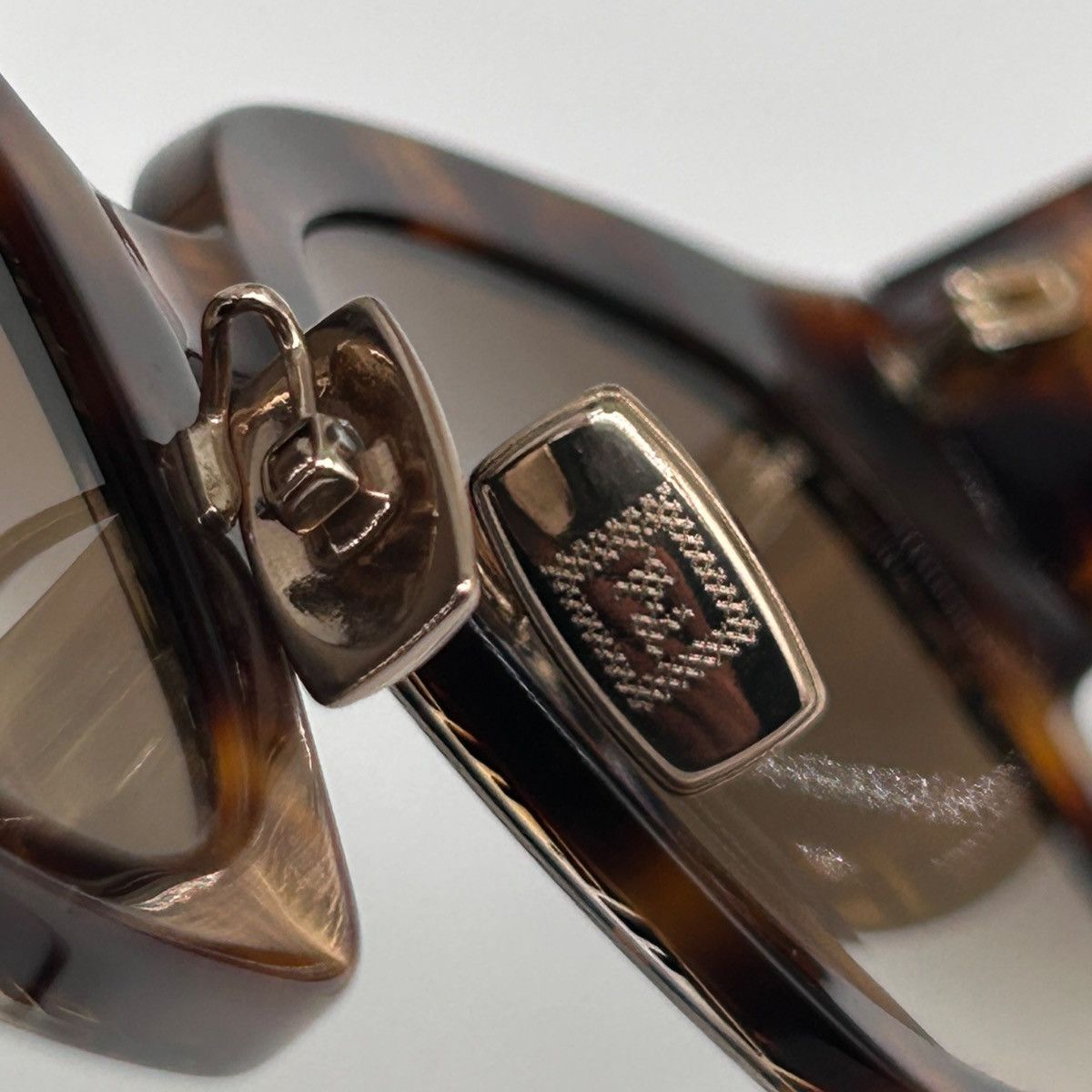 Fendi Brown Fendi Sunglasses Size ONE SIZE - 13 Thumbnail