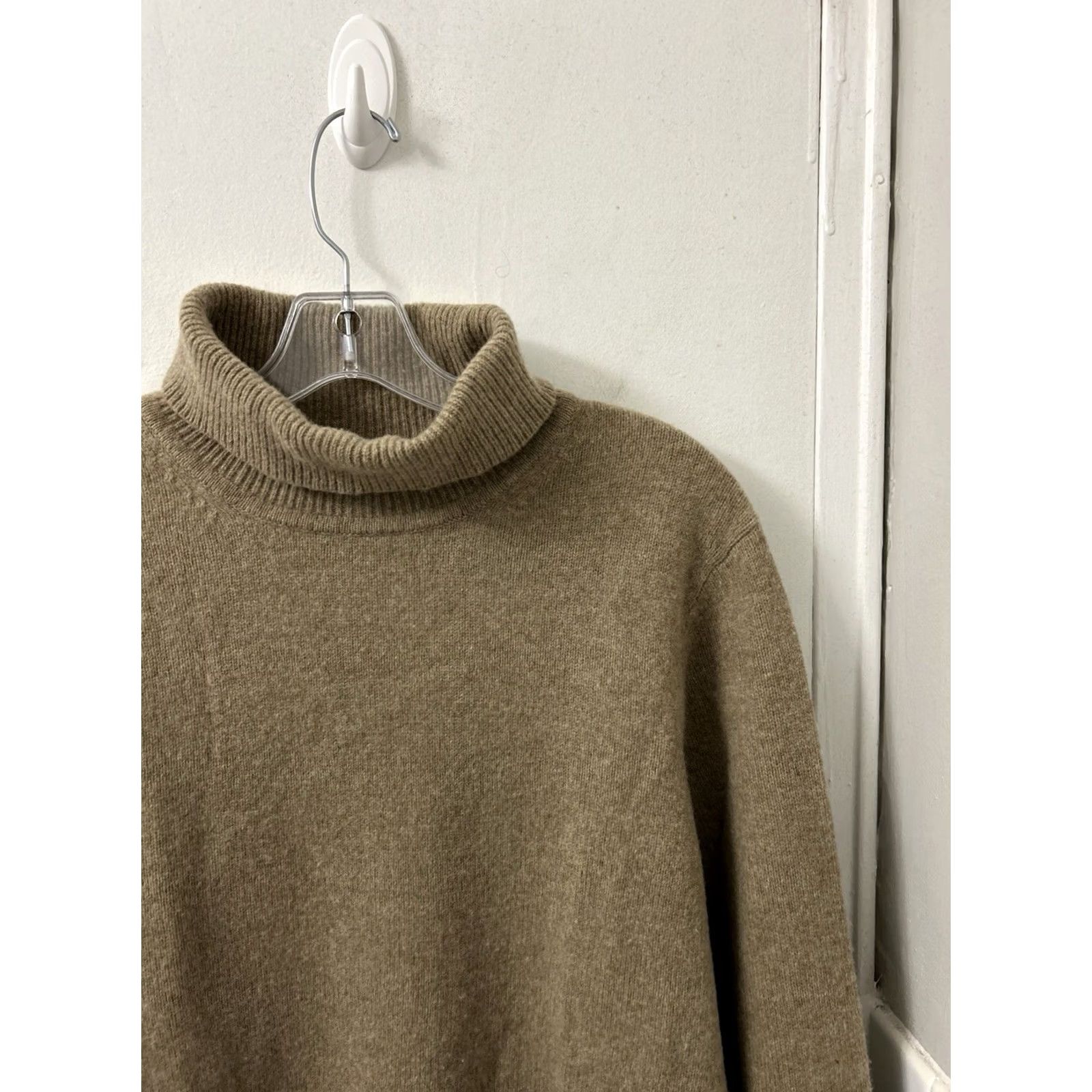 Uniqlo Uniqlo Sweater Mens M Tan Brown 100% Wool Turtleneck Knit Pullover L/S Gallon? Size US M / EU 48-50 / 2 - 4 Thumbnail