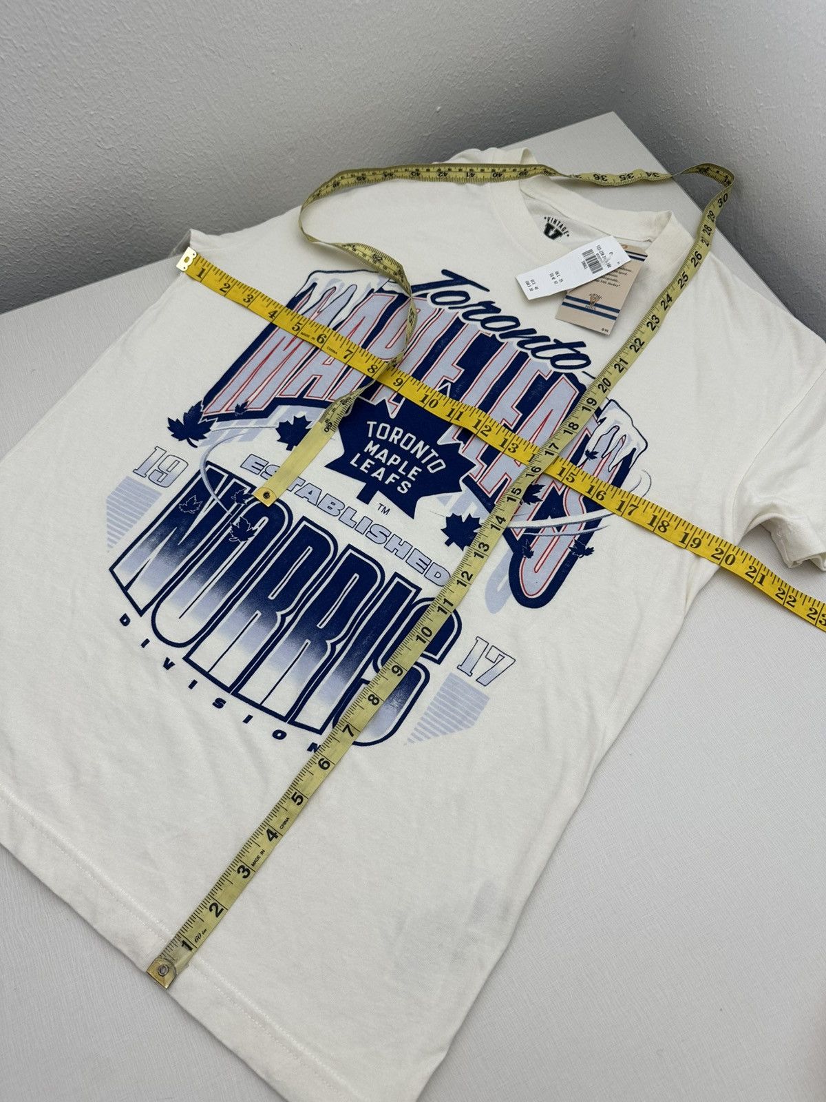 NHL BNWT Toronto Maple Leafs Vintage Hockey NHL TShirt Size S Size US S / EU 44-46 / 1 - 4 Thumbnail