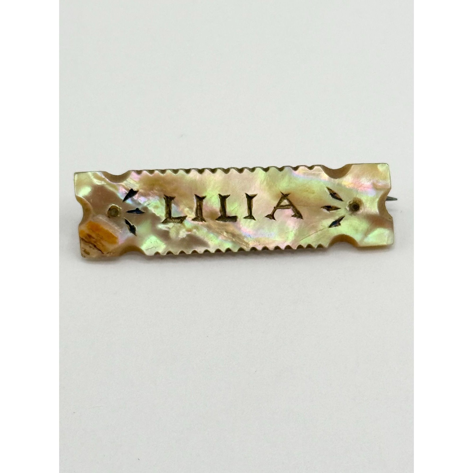 Vintage Vintage estate mother abalone shell of pearl Lilia pin Size ONE SIZE - 1 Thumbnail