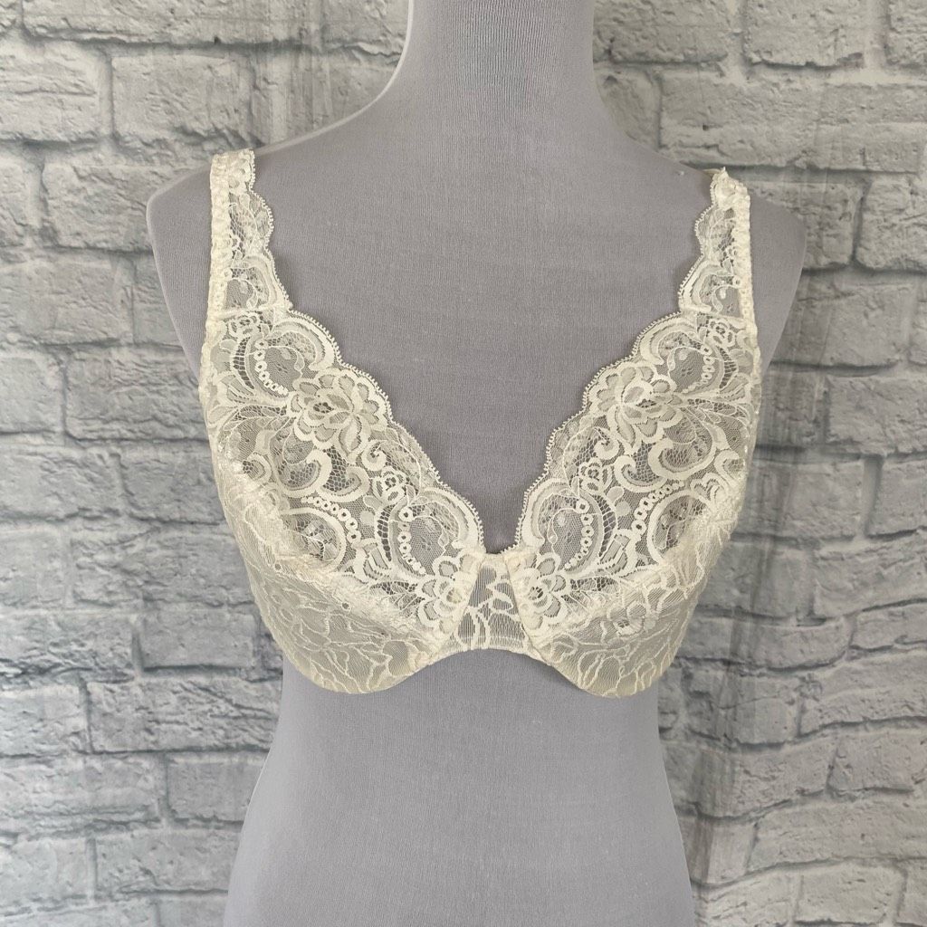 Other Olga women 38D lace bra w/3 hook back closure & adjustable s Size ONE SIZE - 1 Thumbnail