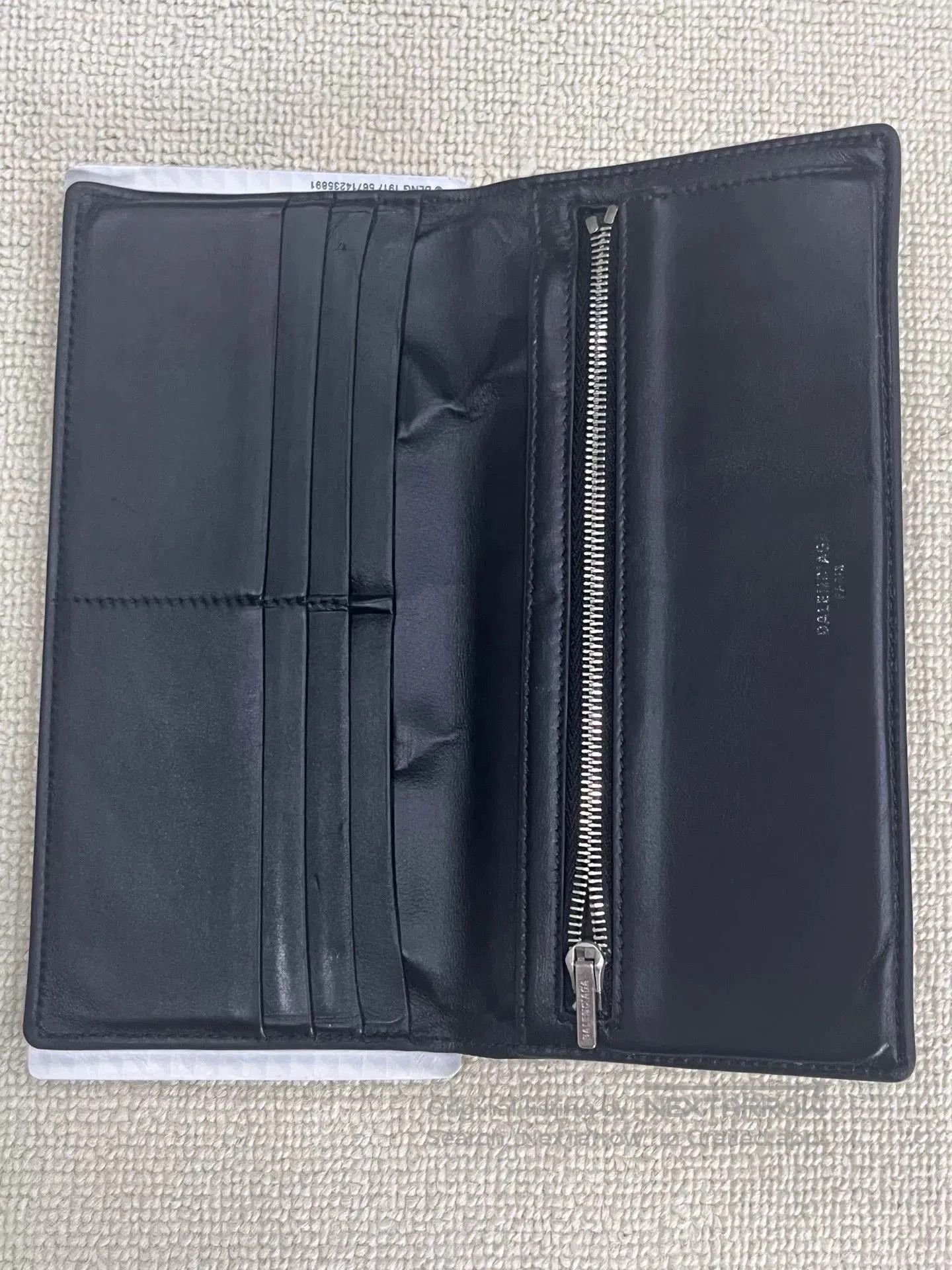 Balenciaga balenciaga passport wallet with embossed logo. Size ONE SIZE - 4 Thumbnail