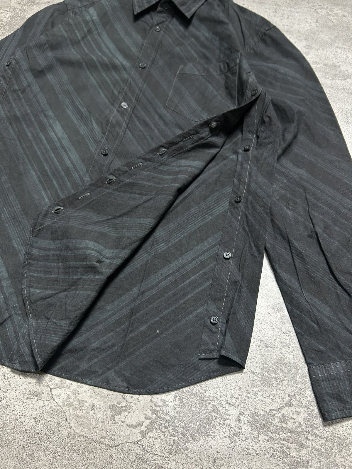 PPFM PPFM Button Up Shirt With Side Button Size L Black Size US L / EU 52-54 / 3 - 7 Thumbnail