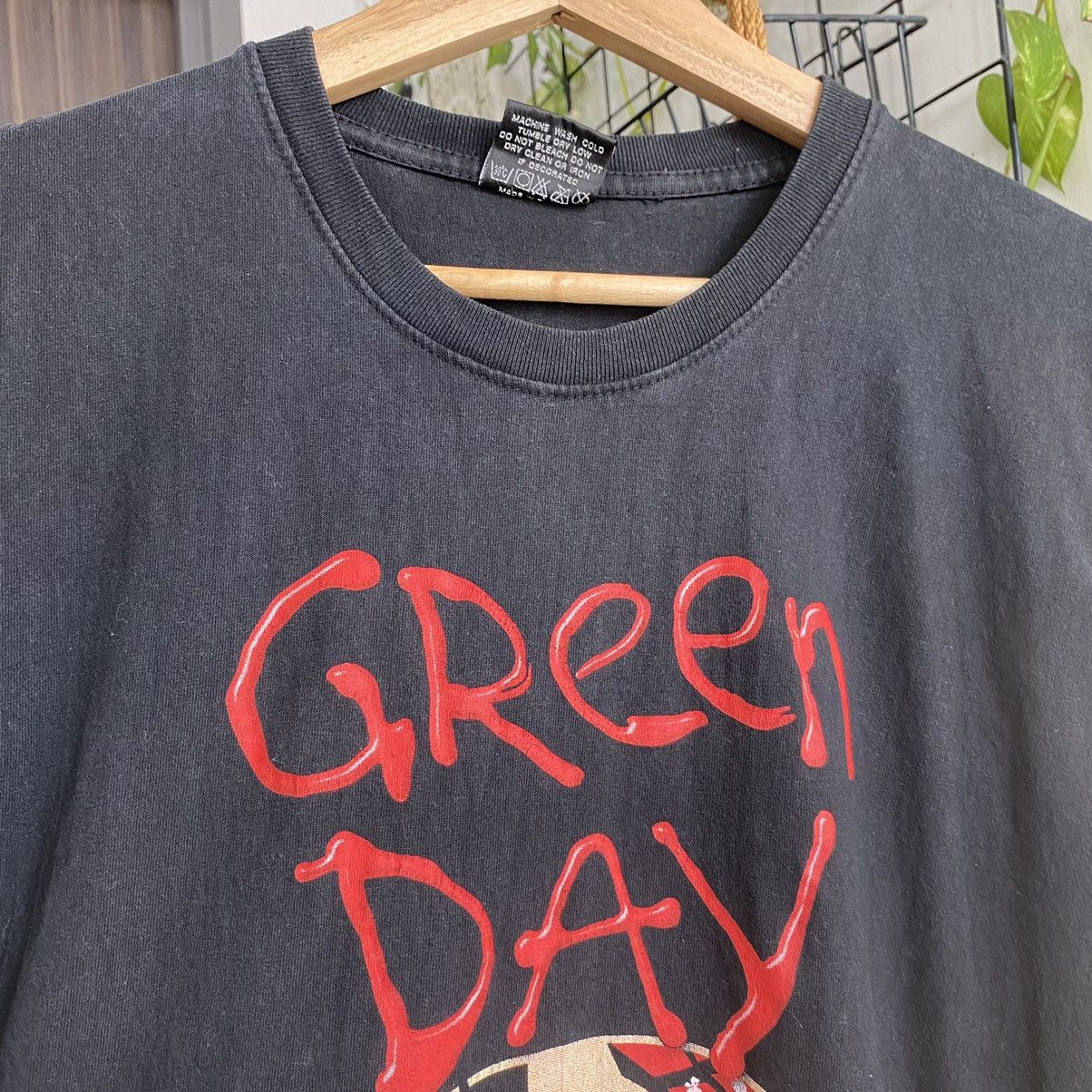 Band Tees Thrashed Faded Green Day Promo Boot ERD GRUNGE TSHIRT Size US M / EU 48-50 / 2 - 6 Thumbnail