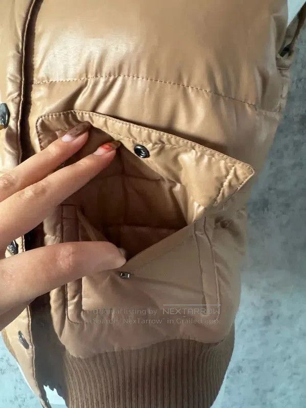 Burberry Burberry Women's Khaki Puffer Vest with Fur Hood. Size M / US 6-8 / IT 42-44 - 5 Thumbnail
